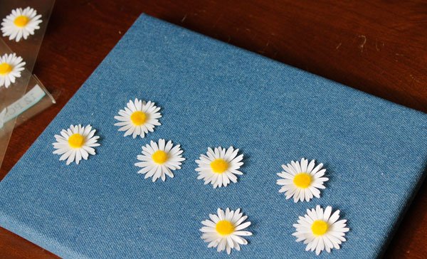 Ткань с ромашками