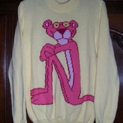 Красный свитер с розовой пантерой