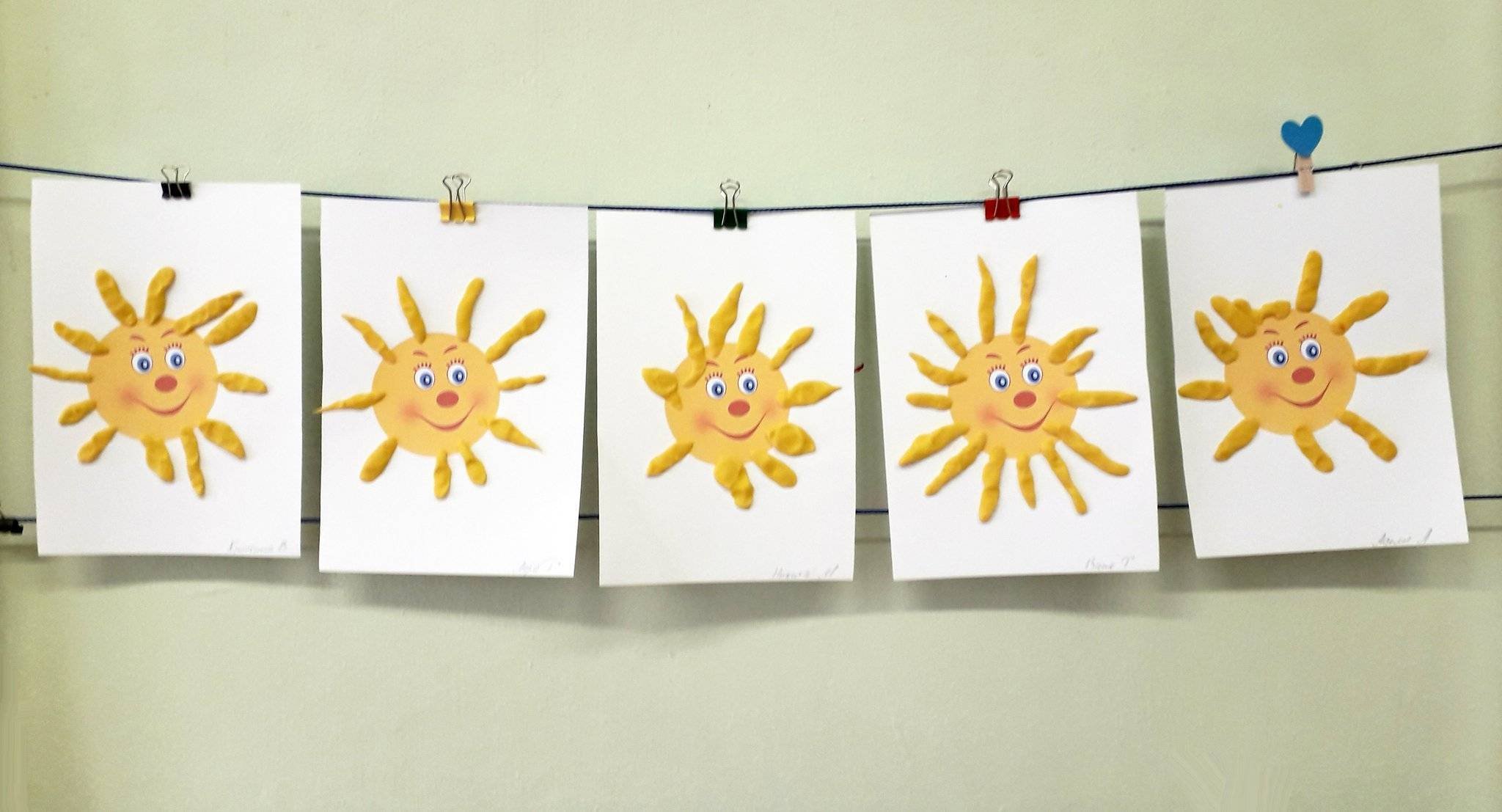 Солнышко пальчиками. Рисование в 1 младшей группе на тему солнышко колоколнышко. Рисование солнышко вторая младшая группа. Рисование солнышко в средней группе. Рисование солнышко в младшей группе.