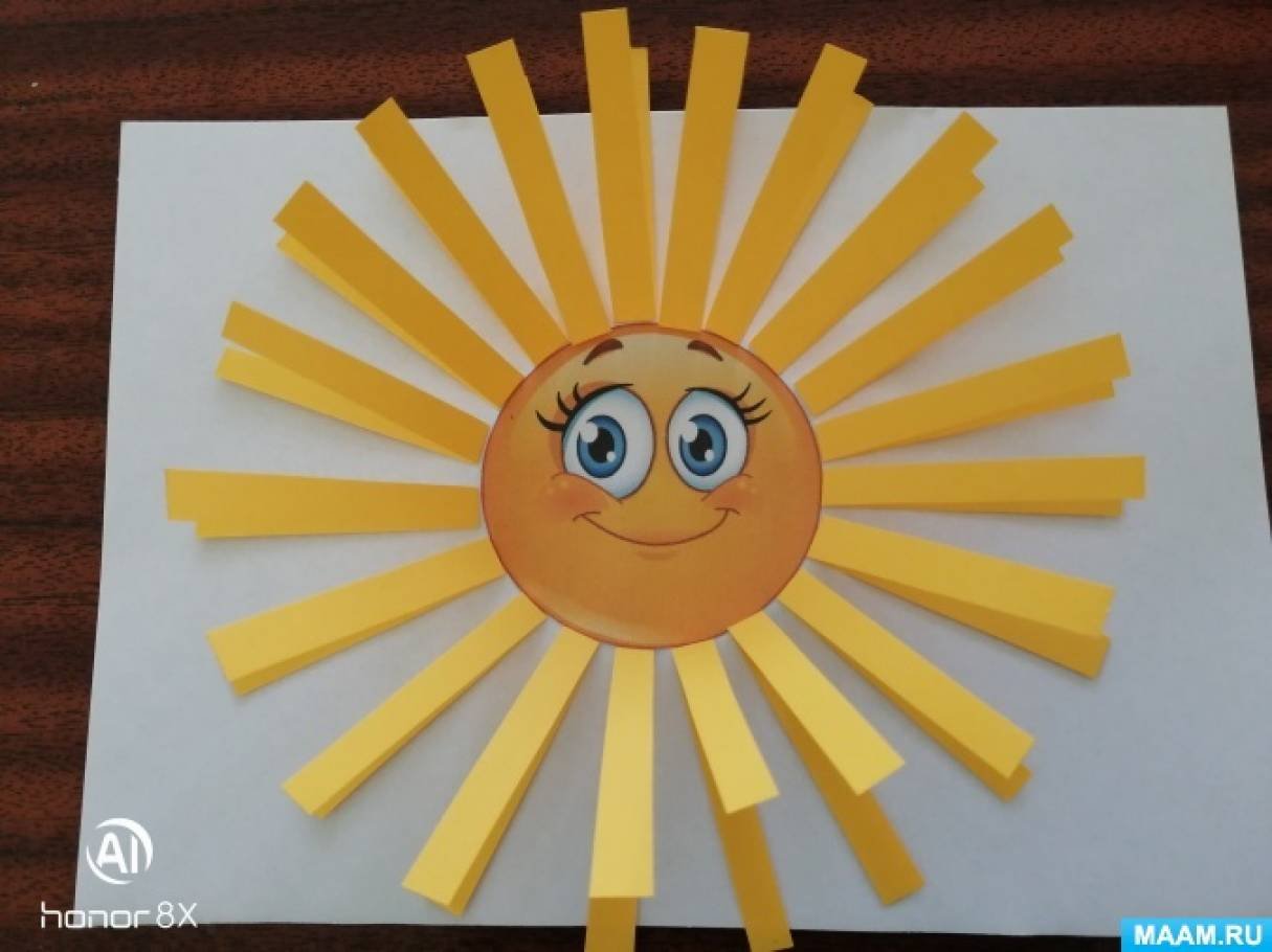 Солнышко улыбнись старшая группа. Аппликация солнышко. Поделка солнце. Поделка солнце из бумаги. Аппликация солнце в средней группе.