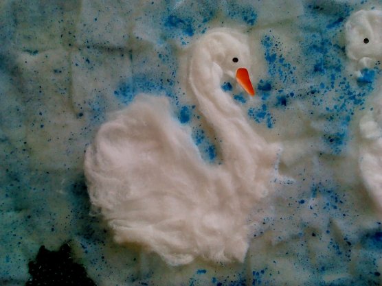 Поделка лебедь из ваты