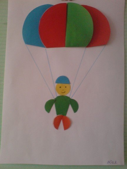 Аппликация в подготовительной парашют