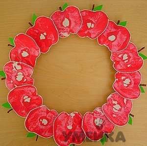 Поделка в садик к яблочному спасу своими руками венок