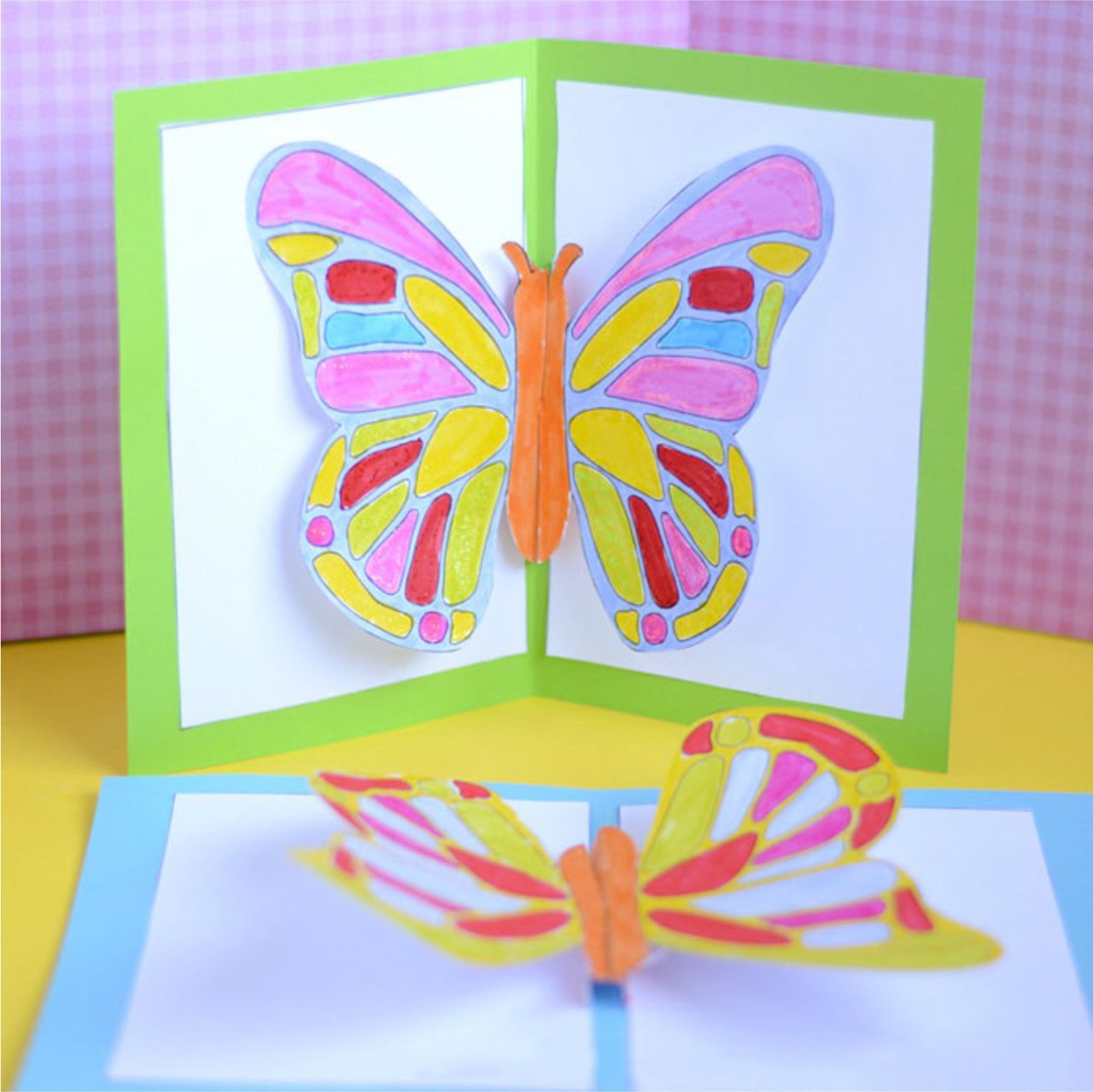 Как сделать цветок внутри открытки. Объемная открытка. Поделка бабочка. Бабочка поделка из бумаги. Объемная открытка бабочка.