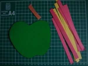 Плетение из бумаги яблоко