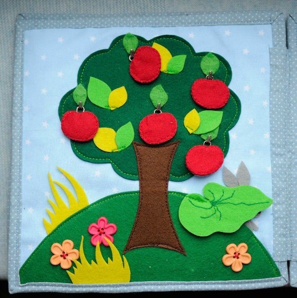 Развивающее дерево из фетра