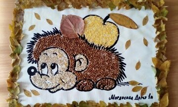 Ежик из крупы аппликация