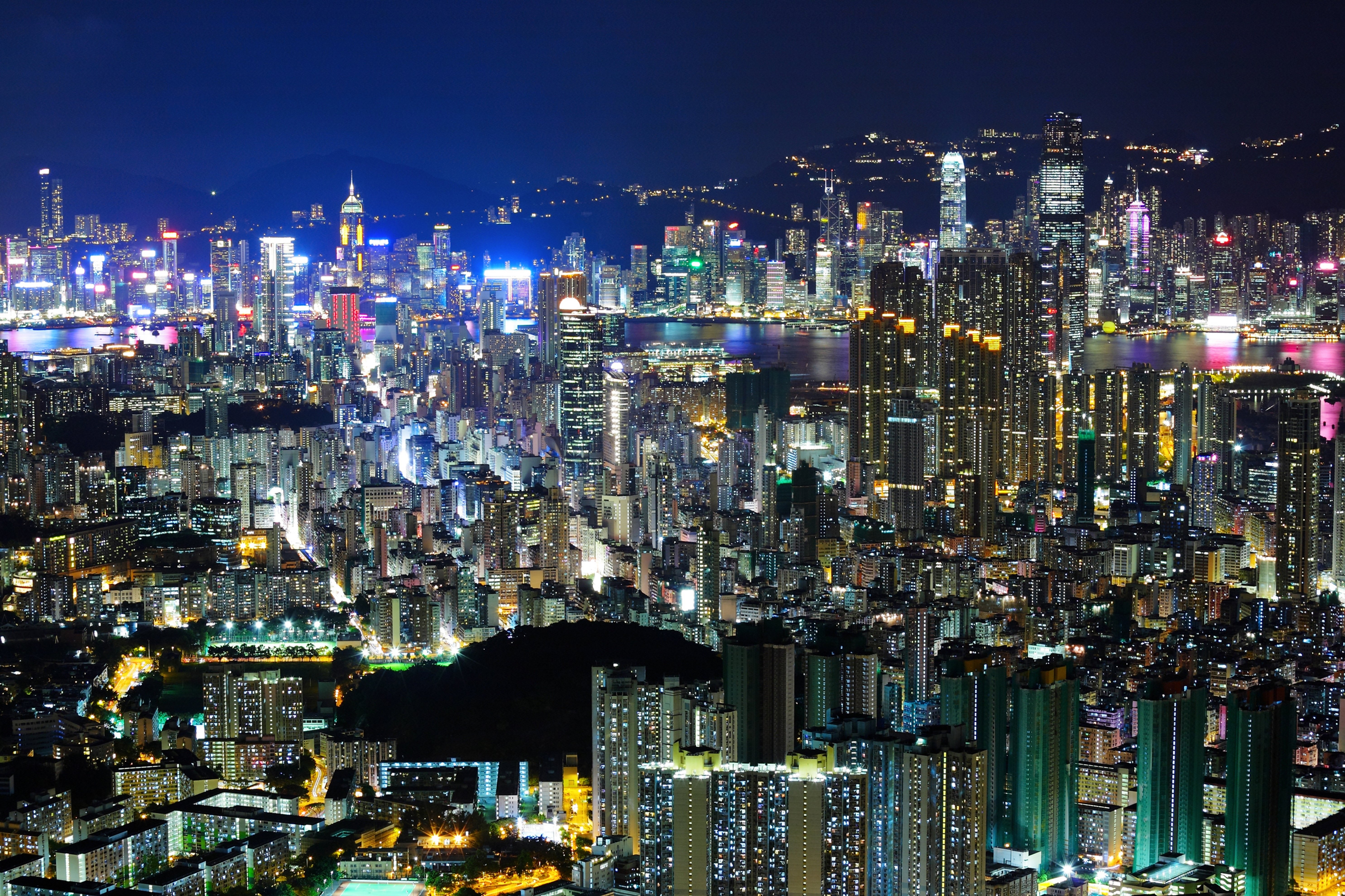 Москва какой огромный город. Ночной Гонг Конг. Гонконг панорама. Гонг Конг небоскребы. Мегаполис Гонконг.