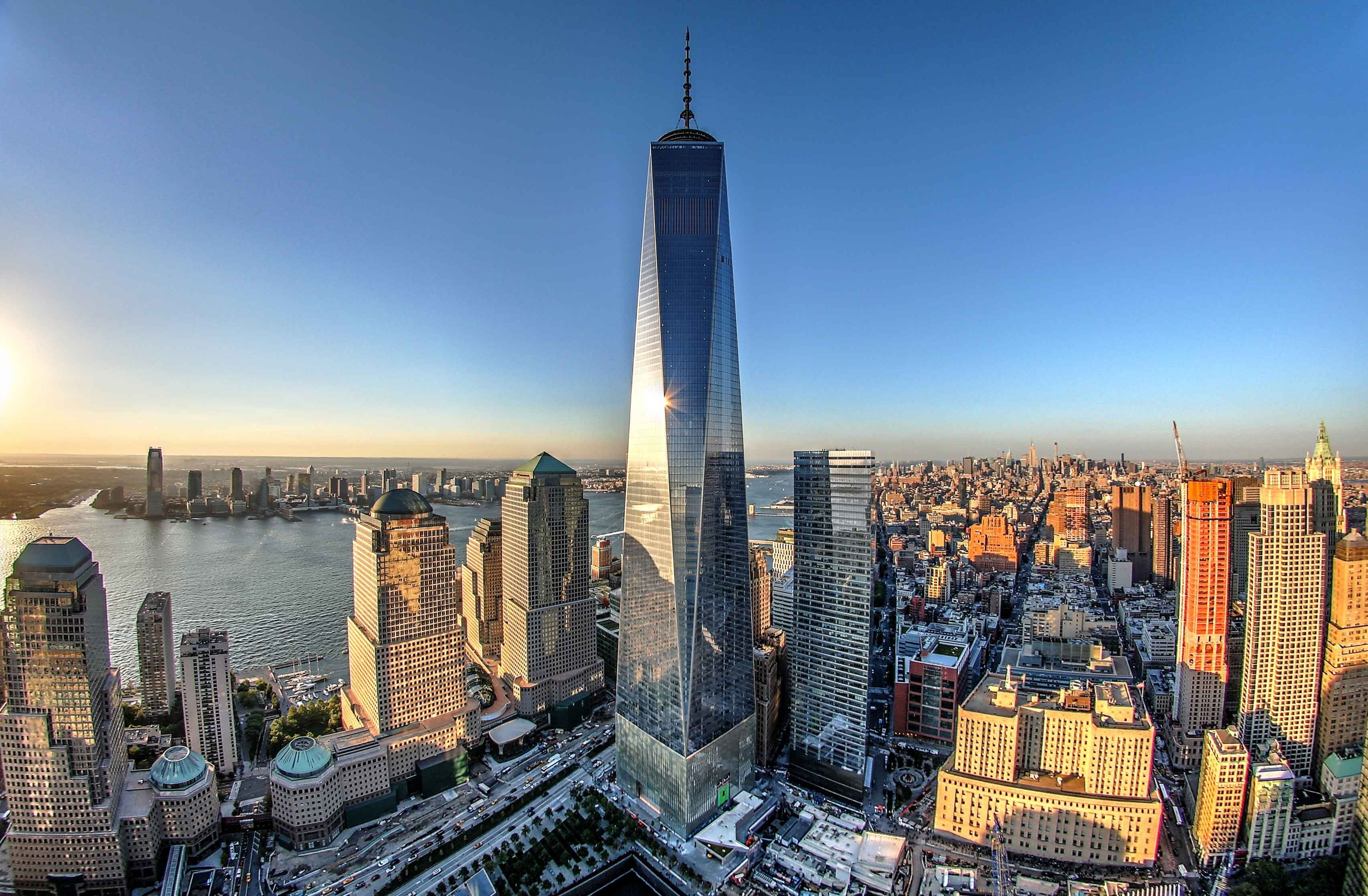 Высокое здание на английском языке. Башни ВТЦ В Нью-Йорке. ВТЦ 1 башня свободы. One World trade Center, Нью-Йорк. Всемирный торговый центр 1 (541 м). Нью-Йорк, США.