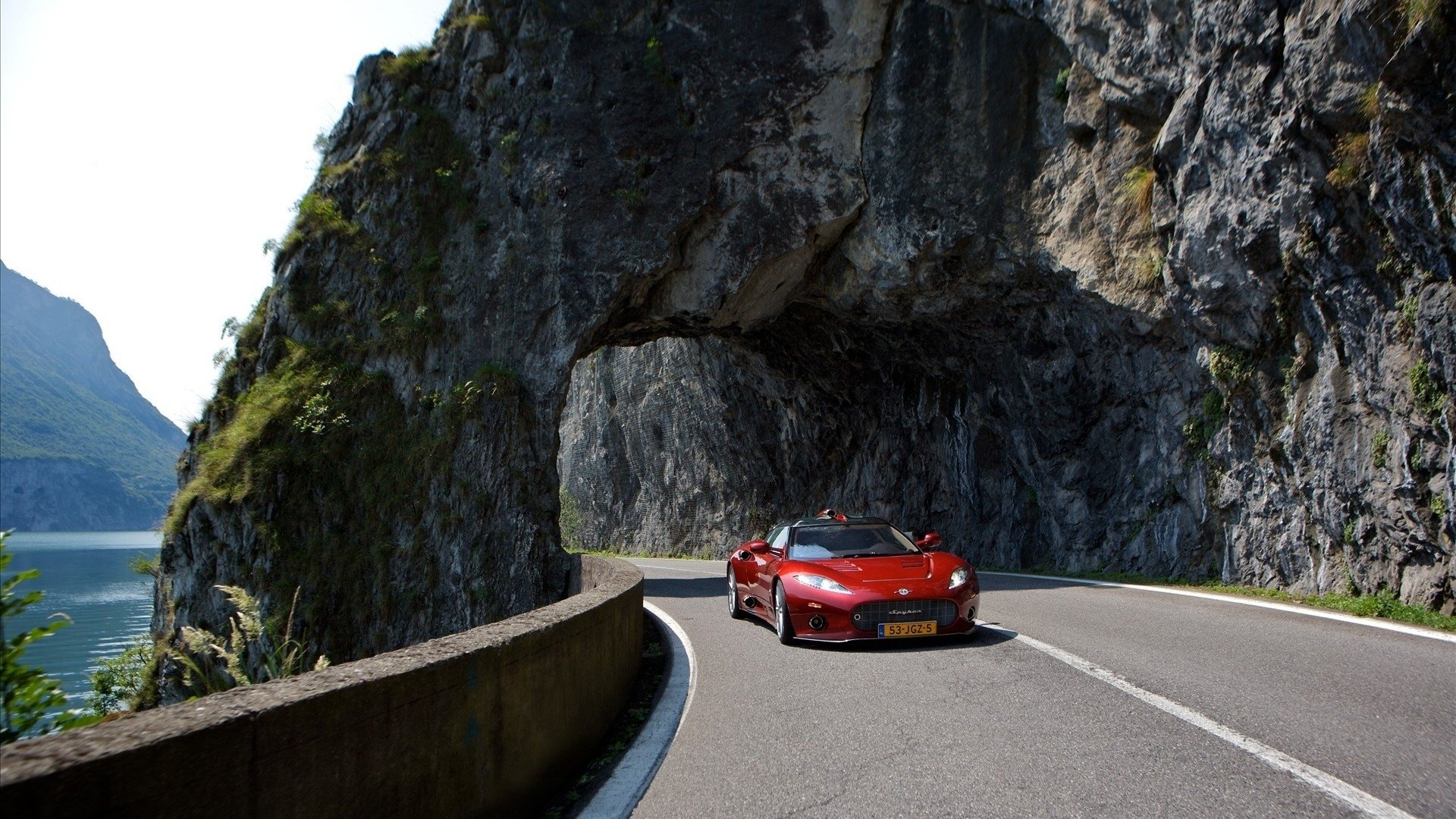 Дорога с красивым видом. Красивые дороги. Дорога в гору. Машина в горах. Италия Горная дорога.