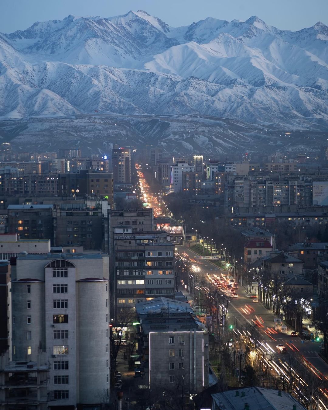 Город бишкек страна. Киргизия город Бишкек. Бишкек, Бишкек, Киргизия. Киргизия Бишкек 2021. Киргизия столица Бишкек горы.