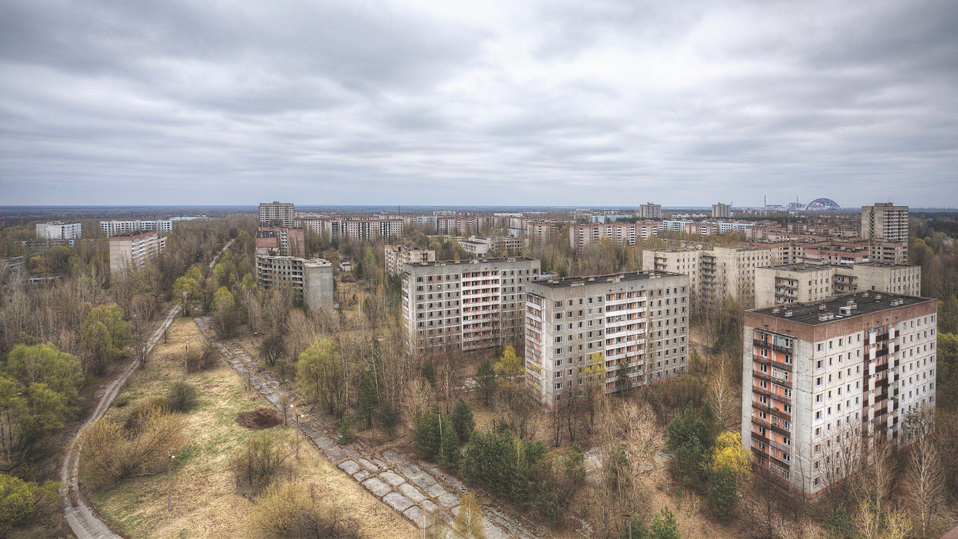 Город побратим припяти во франции. Зона отчуждения город Припять. Город призрак Припять 2023. Чернобыль-4 город. Припять Чернобыль ЧАЭС зона отчуждения.