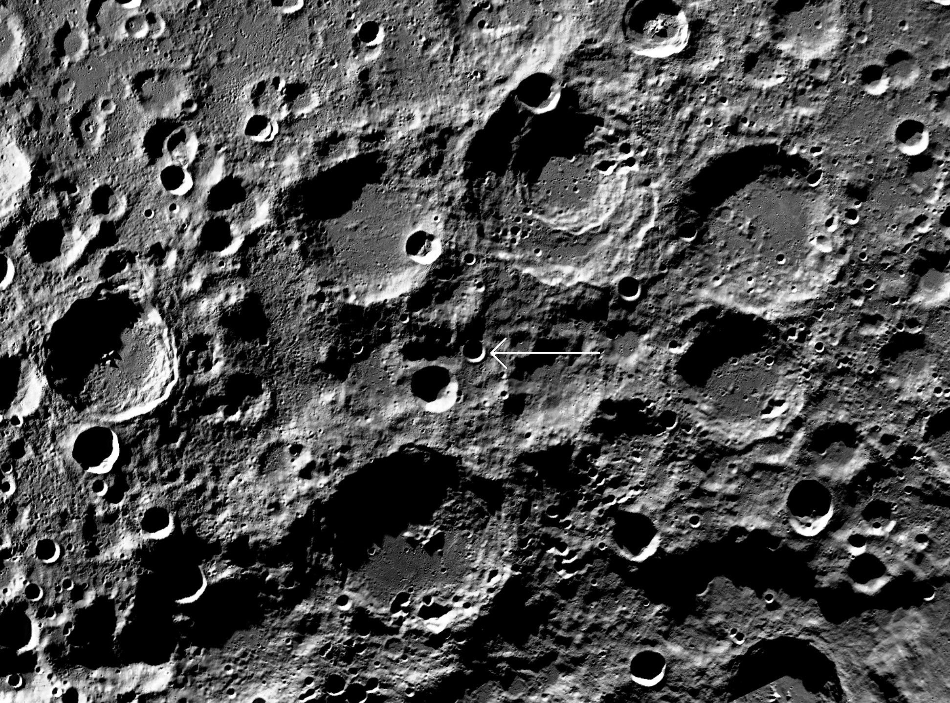 Кратер Лунная поверхность Луны. Меркурий кратеры поверхность планеты. Рельеф Луны кратеры. Кратер Коперник на Луне. Луна поверхность кратеры