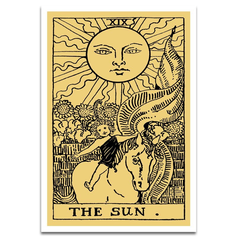 Солнце таро с другими картами. 19 Аркан солнце. Аркан солнце Таро. Карта Таро the Sun. Старший Аркан солнце Таро.