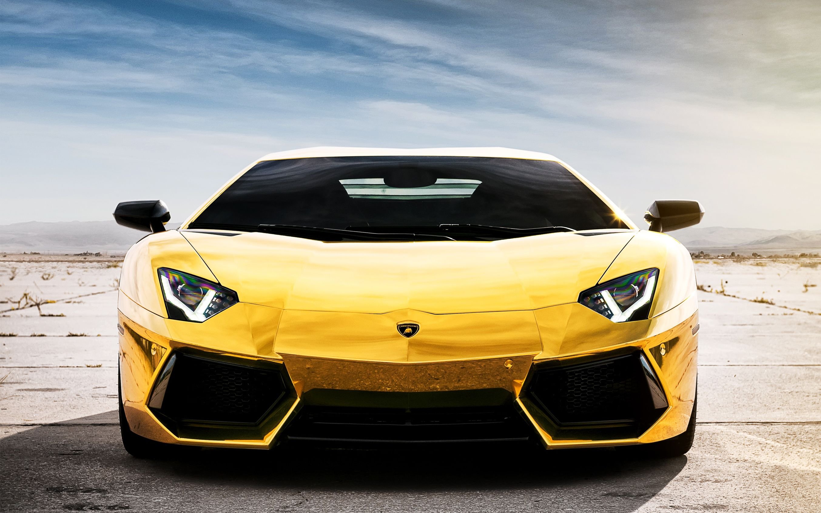 Фото на заставку телефона машины. Lamborghini Aventador lp700-4 Золотая. Lamborghini Aventador lp700-4 желтый. Ламборгини авентадор LP 700-4 желтый. Золотой Lamborghini авентадор.