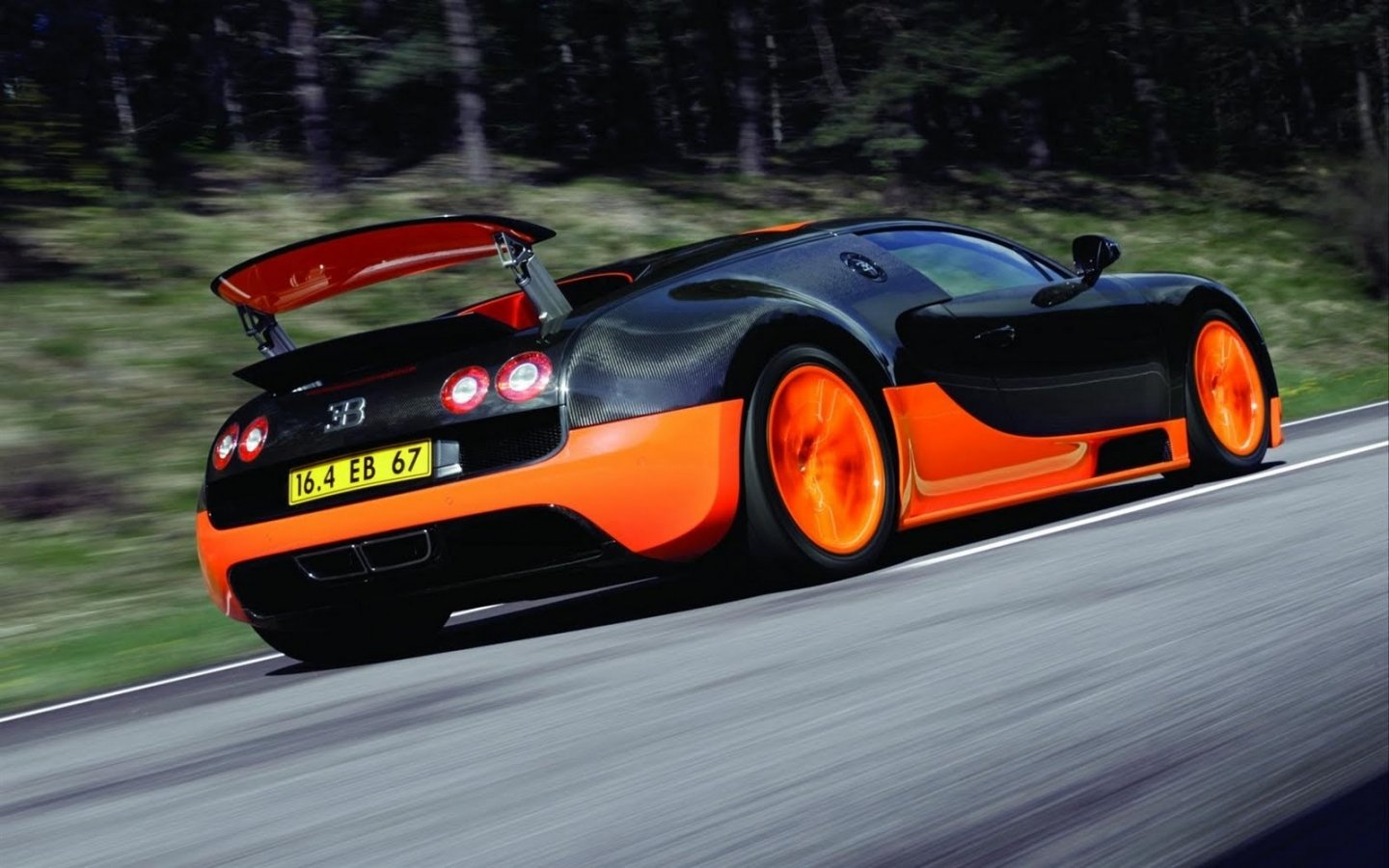 Про быструю машину. Bugatti Veyron 16.4 super Sport 2010. Машина Bugatti Veyron 16.4 Supersport. Bugatti Veyron 16.4 Grand Sport. Bugatti Veyron 16.4.