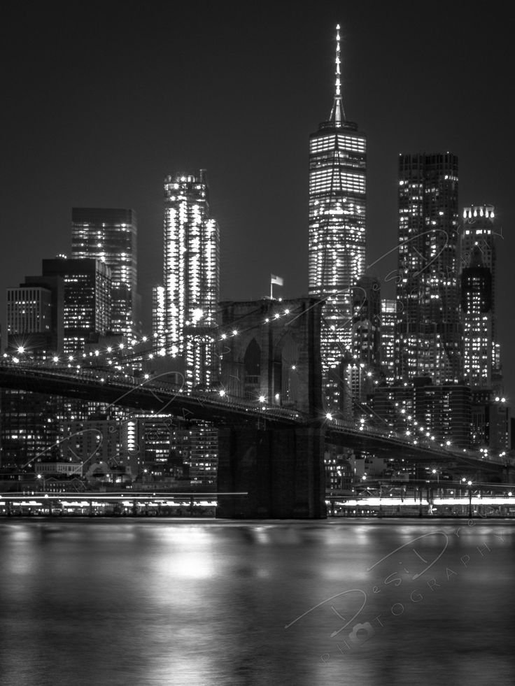 Картинка город черно белая. Бруклинский мост Нью-Йорк. Нью-Йорк Сити Манхэттен черно белый. Ночной Нью-Йорк Манхэттен. Нью Йорк ночной чб.