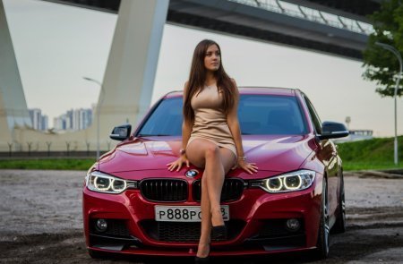 Обои девушка машина капот (38 фото)