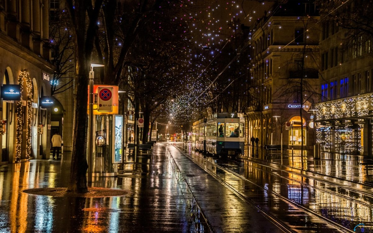 Улица ночью весной
