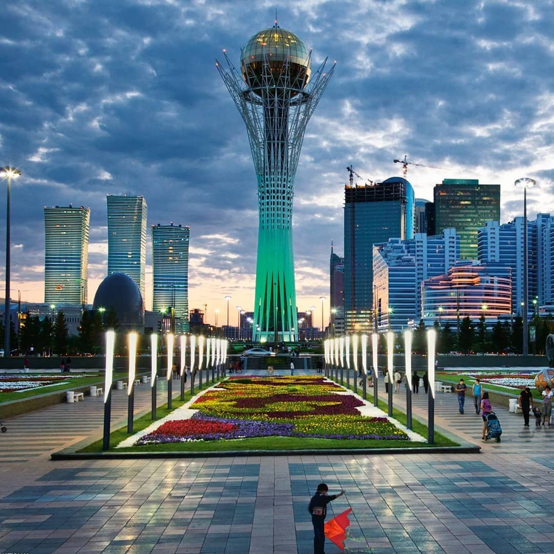 Нурсултан столица Казахстана. Монумент Астана-Байтерек. Бульвар Нуржол Астана. Сайт рф астана