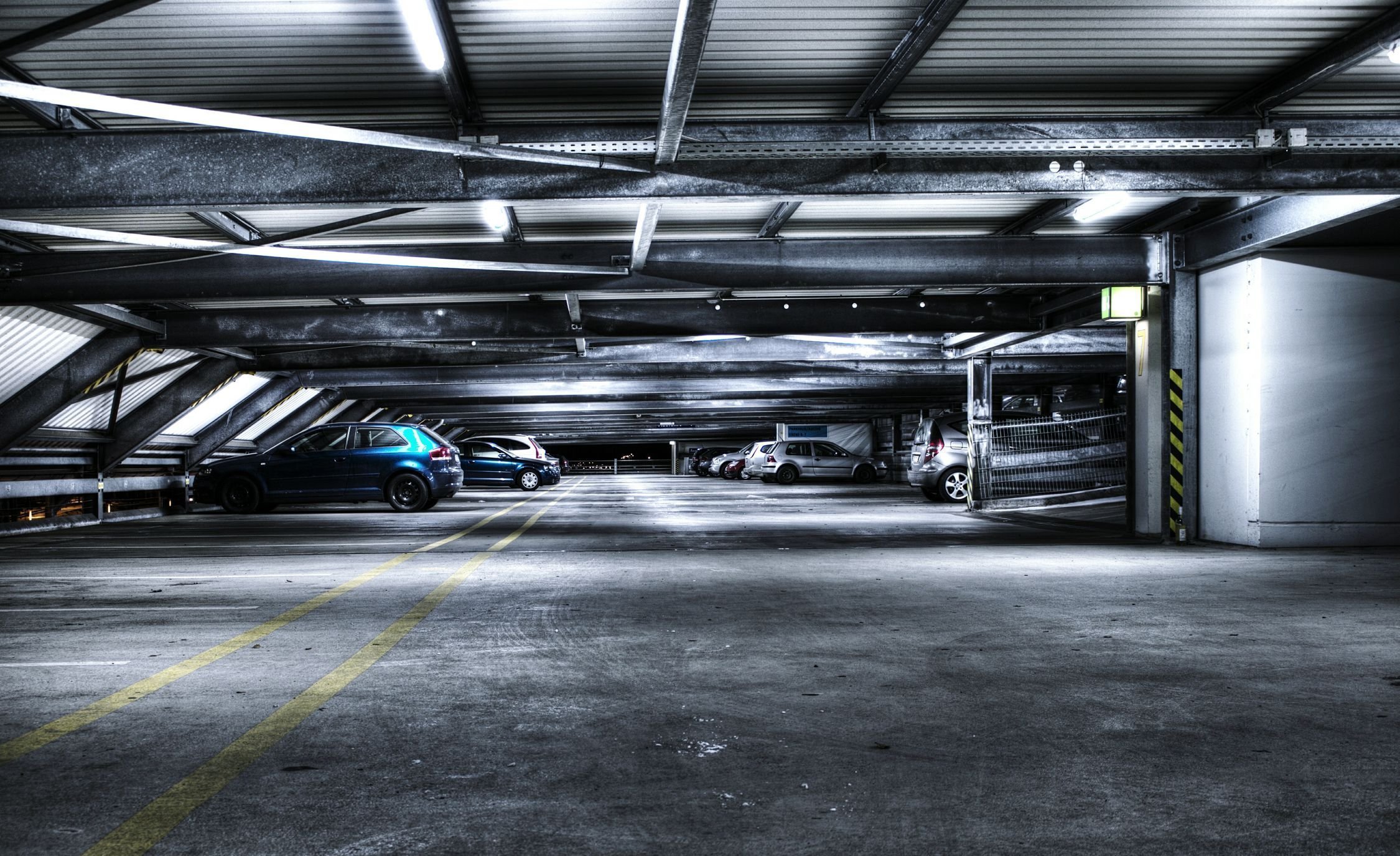 Паркинг. Машина в гараже. Красивый гараж. Темный гараж. 3 гараж автомобиль