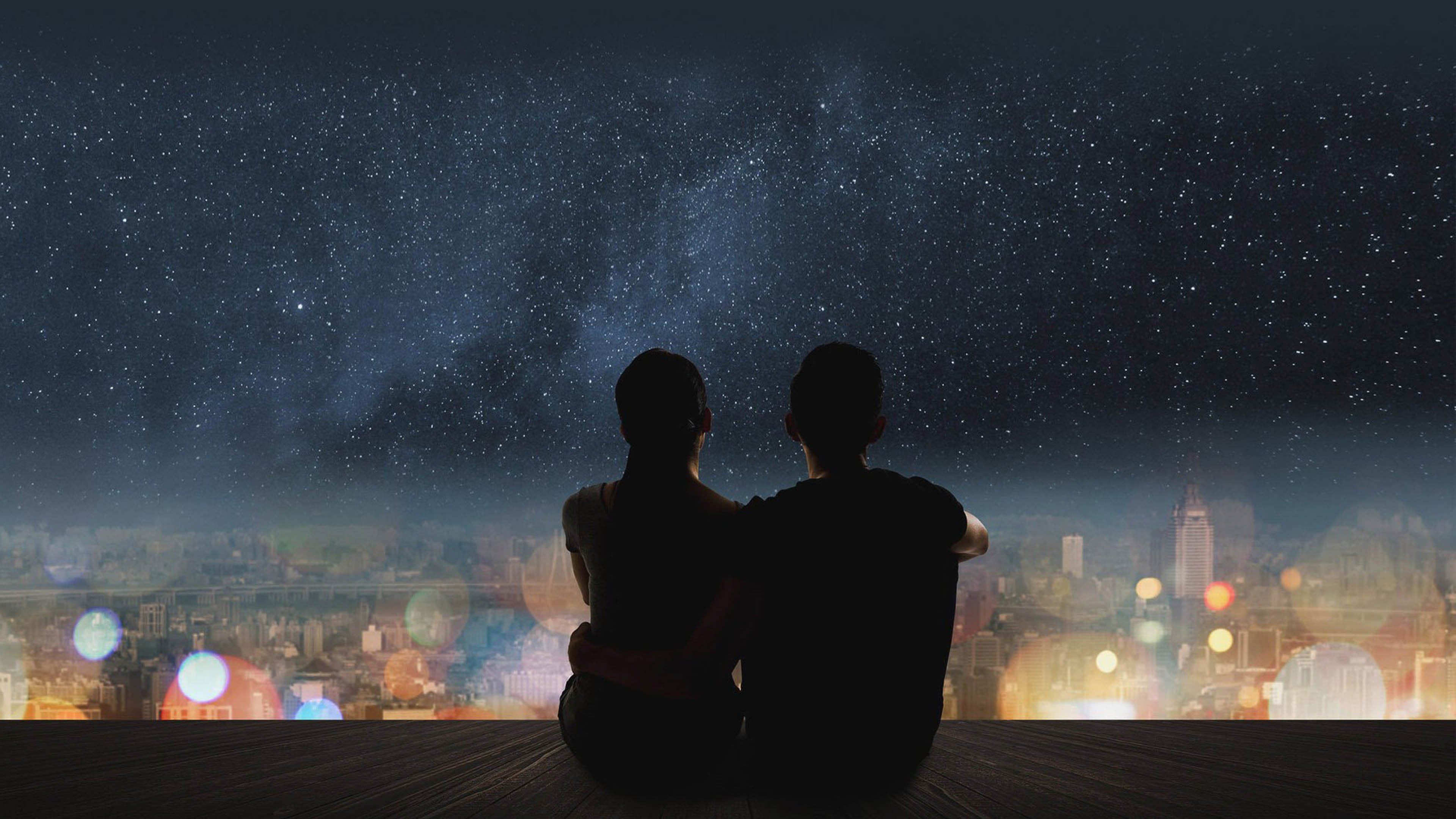 Прощание вечером. Пара на фоне ночного неба. Звездное небо и влюбленные. Пара на фоне ночи. Пара на фоне звездного неба.
