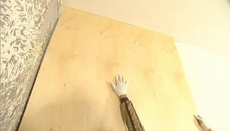 Оклейка стен ДВП