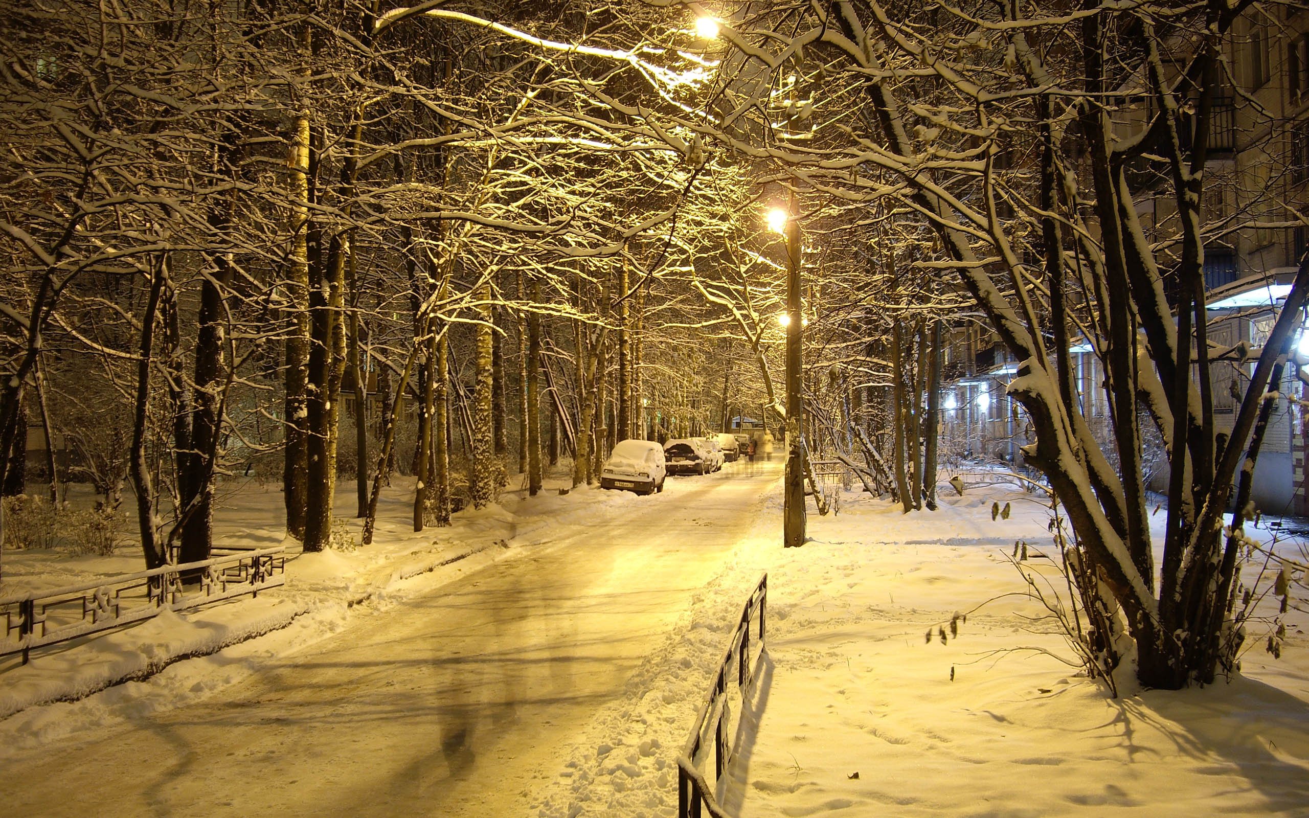 Город снег вечер. Ночной зимний город. Зима ночь город. Зимняя ночь в городе. Улица зимой ночью.