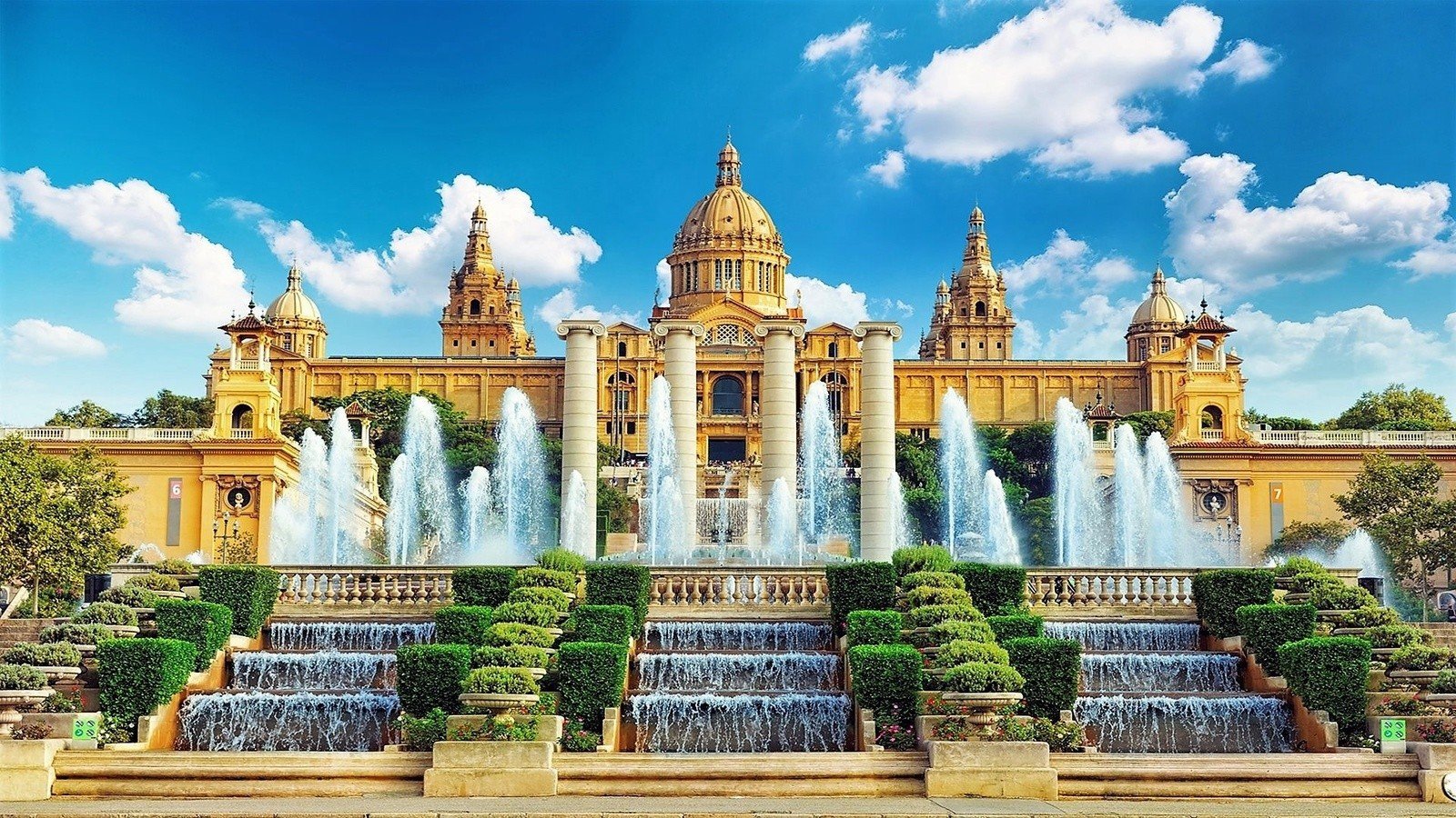 Какие основные достопримечательности. Национальный музей искусства Каталонии. Национальный дворец (Барселона). Национальный музей Каталонии в Барселоне и фонтаны. Королевство Испания достопримечательности.