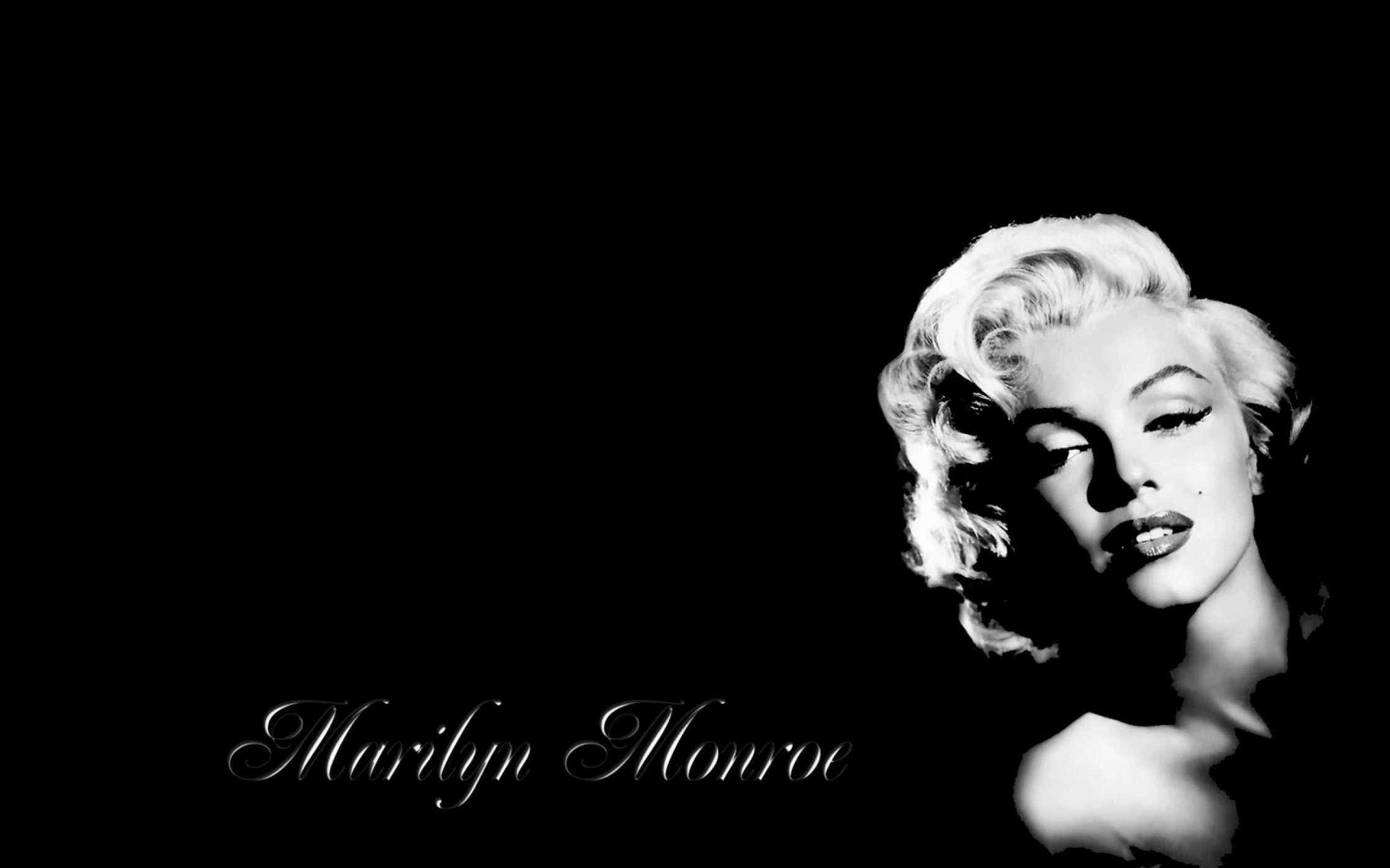 Слышать волновать. Мэрилин Монро. Мэрилин Монро на заставку. Мэрилин Монро на Красном фоне. Мэрилин Монро обои на айфон.