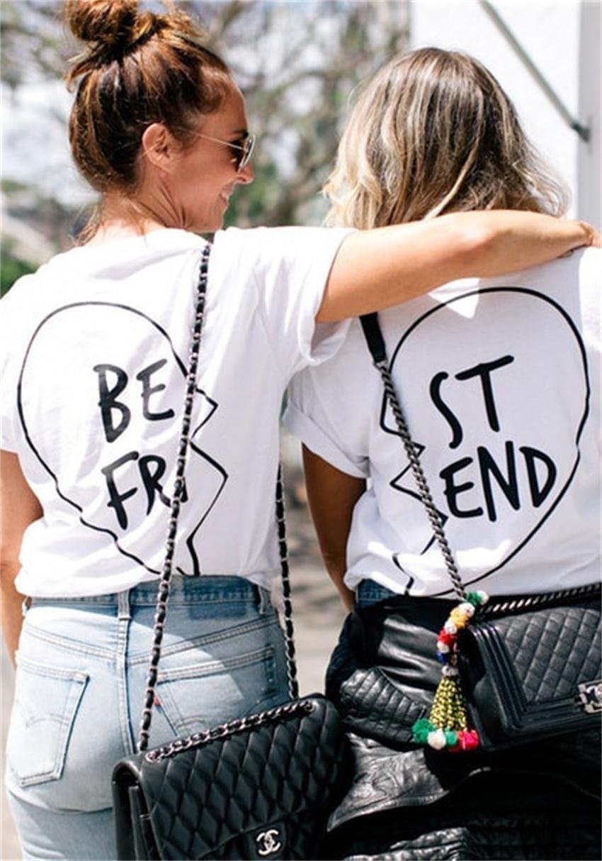 Надписи на аву для девушек. Одинаковые футболки для подруг. Подруги. Лучшие подруги. Подруги картинки.