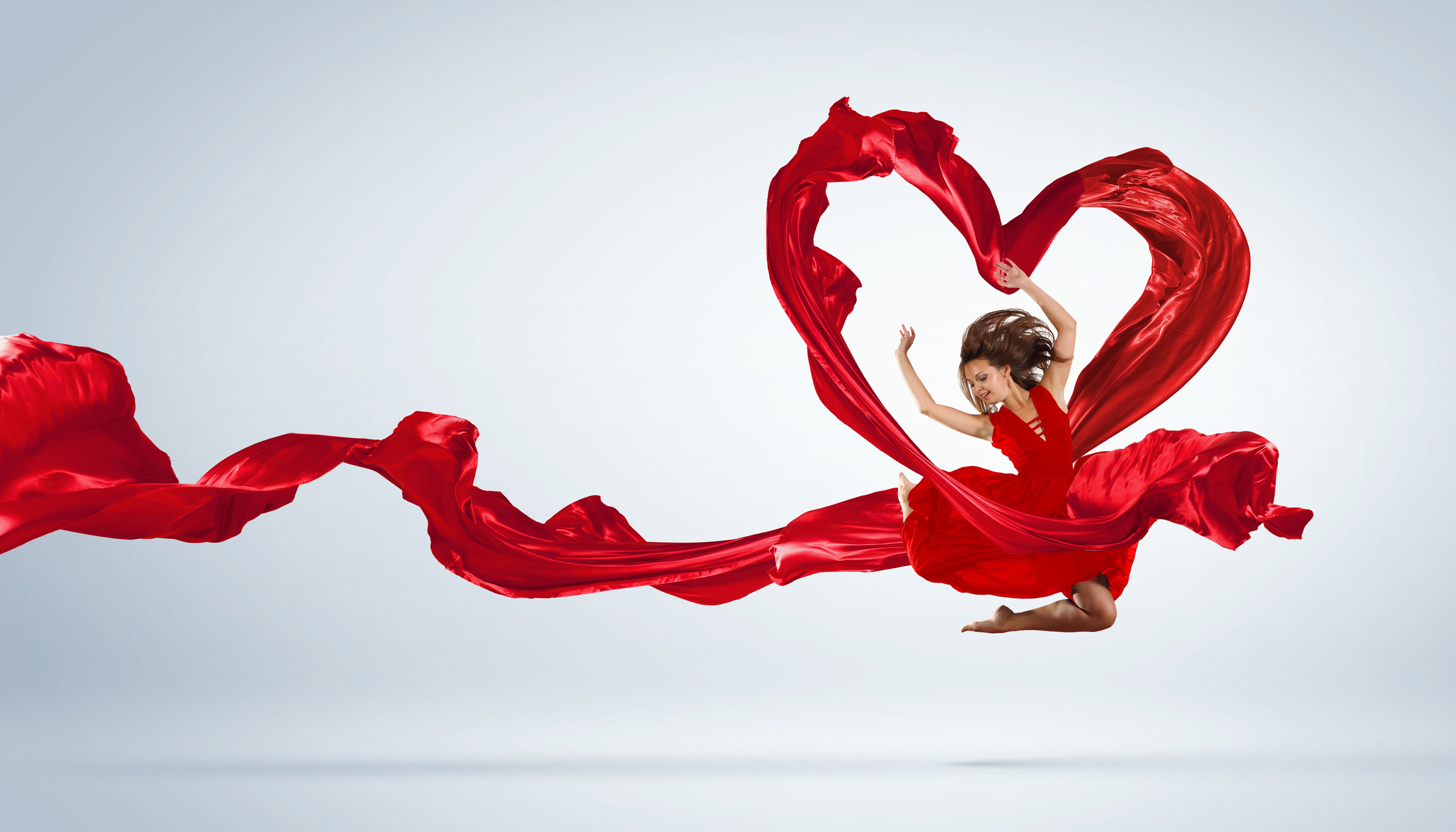 Жизнь есть танец. Танцы картинки. Танцующая девушка. Танец любви. Ткань развивается на ветру.