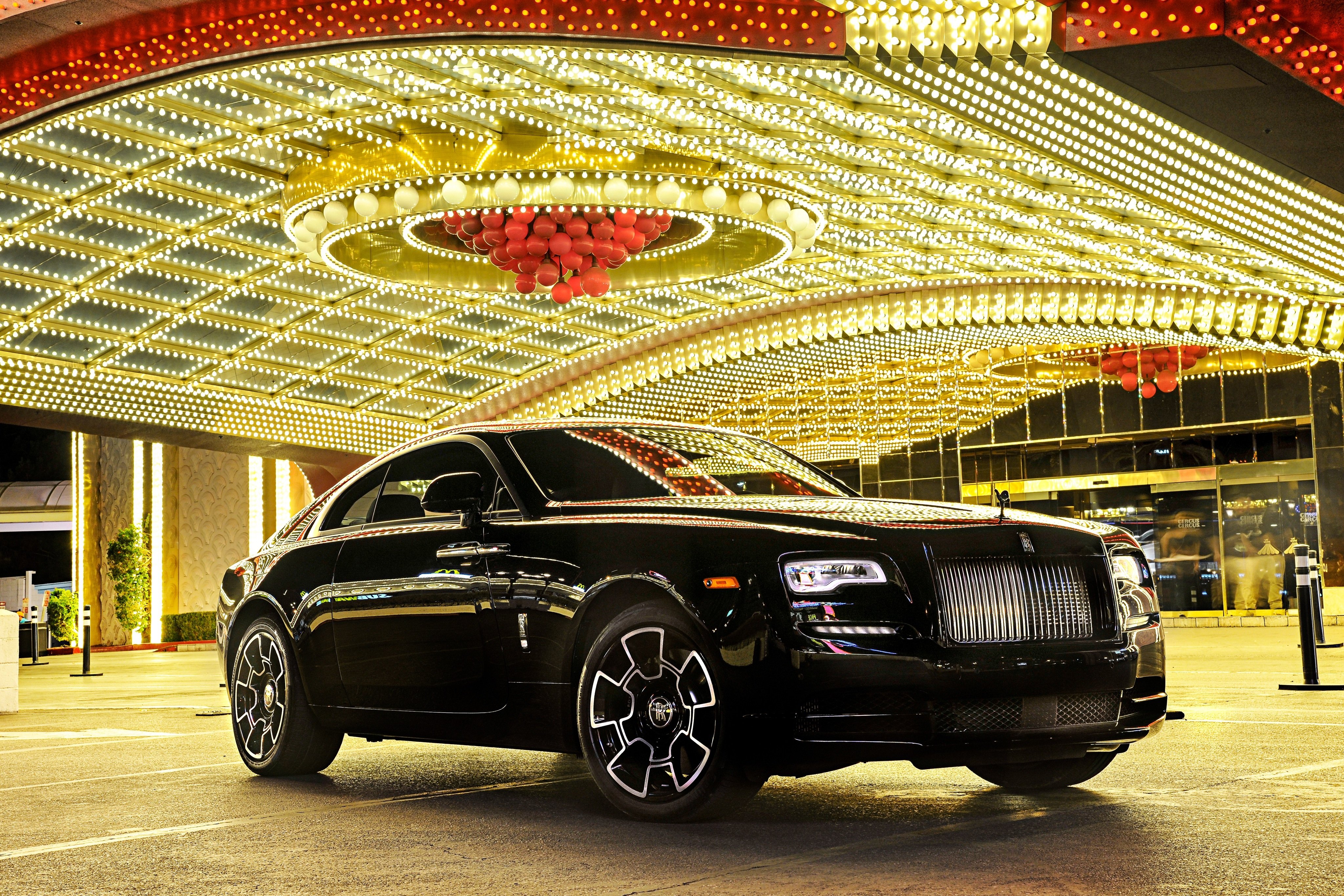 Luxury тг. Автомобили Rolls-Royce Wraith. Роллс Ройс врайт. Роллс Ройс Wraith 2022. Rolls Royce Wraith Black badge.