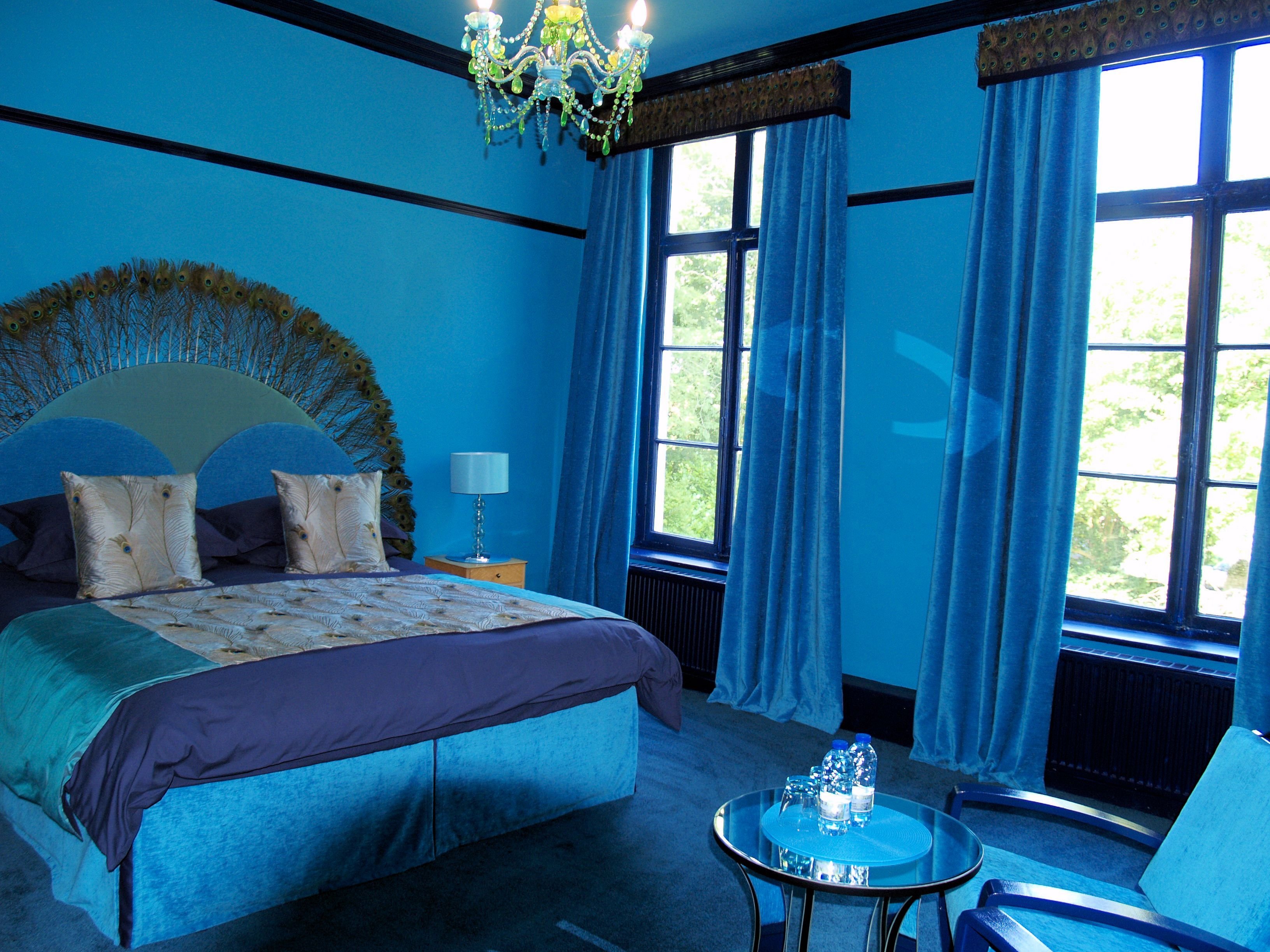 Красивые синие комнаты. Синяя спальня. Спальня в синих тонах. Интерьер в синих тонах. Спальня в сине голубых тонах.