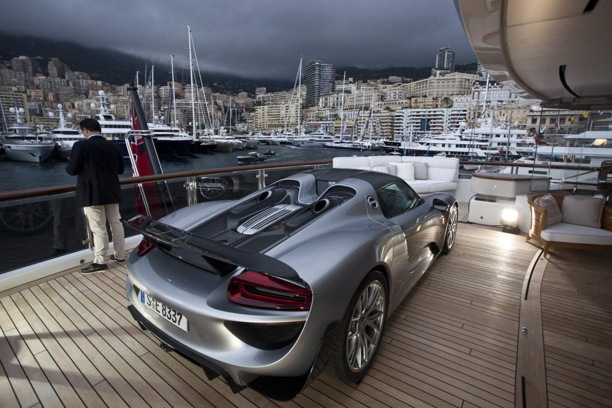 Luxury автомобили. Роскошь и богатство. Богатая жизнь. Роскошные машины. Богатая роскошная жизнь.