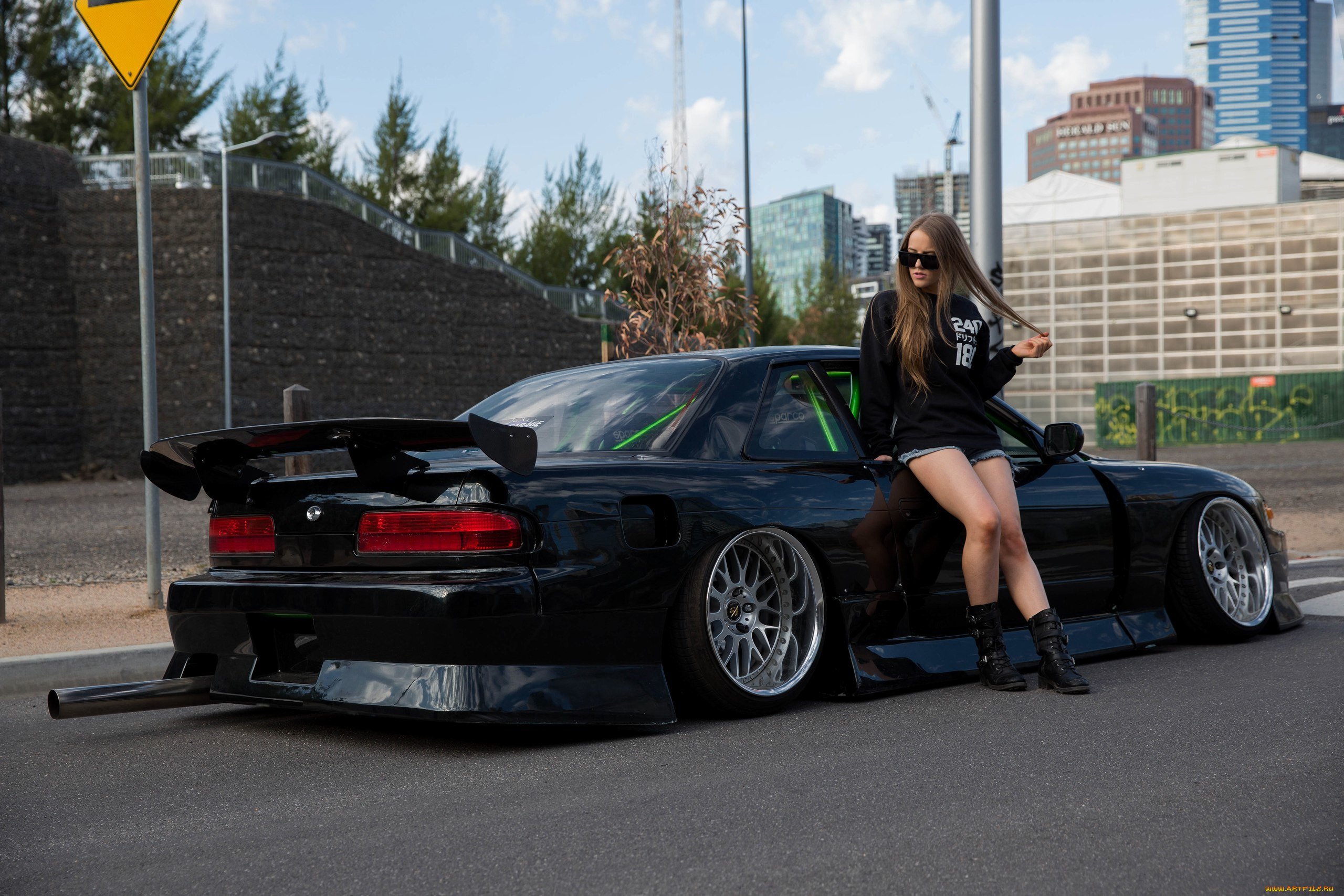 She fixes cars. Nissan Silvia s13. Nissan Silvia s13 girl. Nissan s13 JDM. Silvia s13 Black.