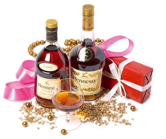 Открытка с днем рождения с коньяком