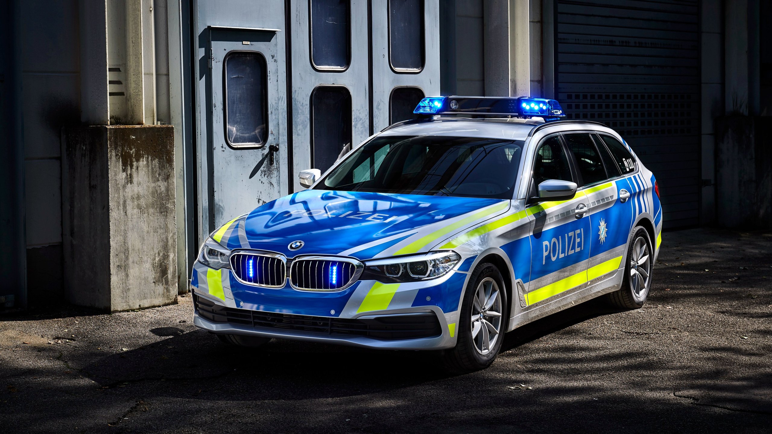 Зеленая полицейская машина. Полиция БМВ 530. BMW m3 Police. БМВ 545i Police. BMW Polizei.
