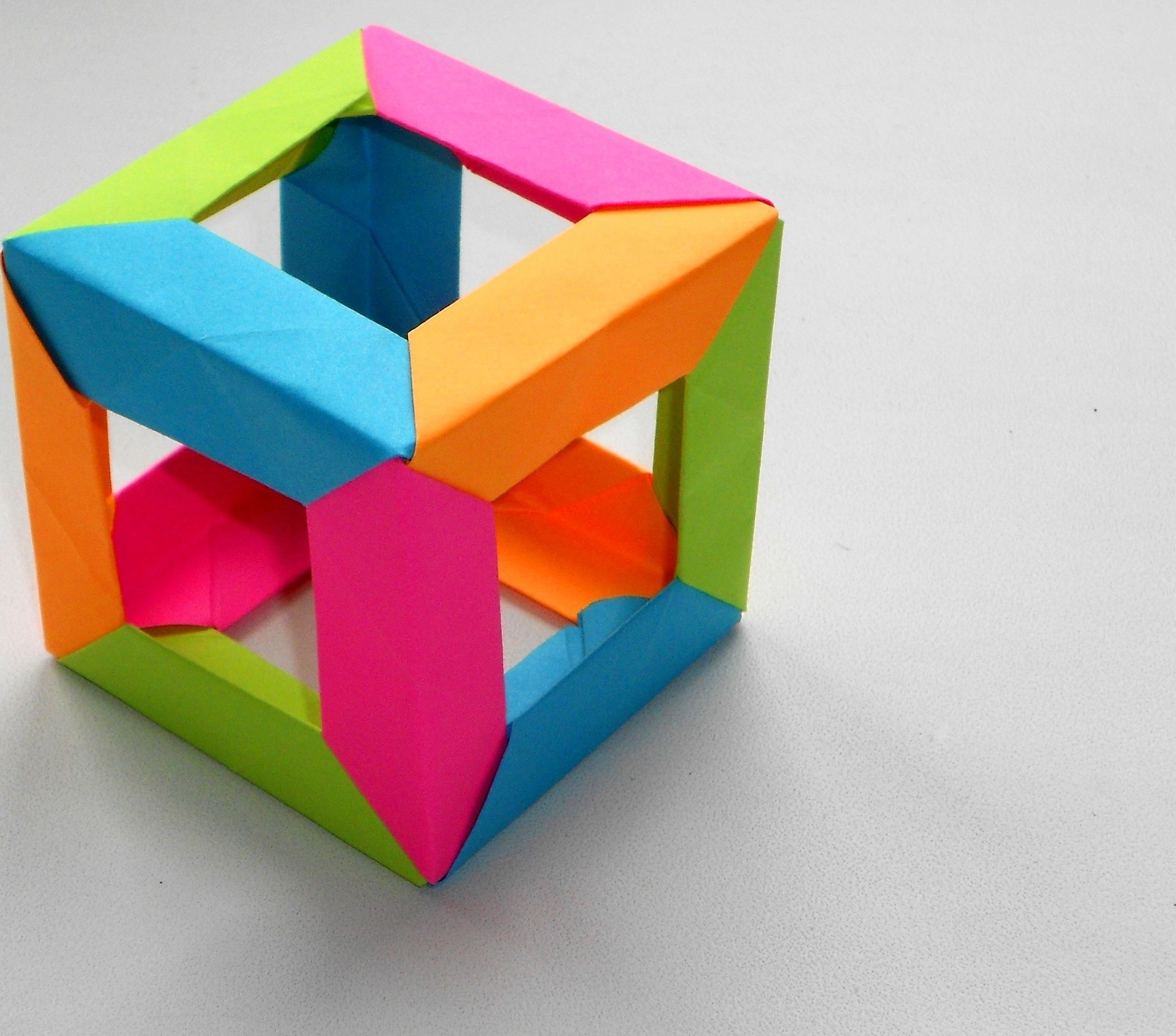 Сделать cube. Куб из бумаги. Модульный куб. Оригами куб. Кубик из бумаги.