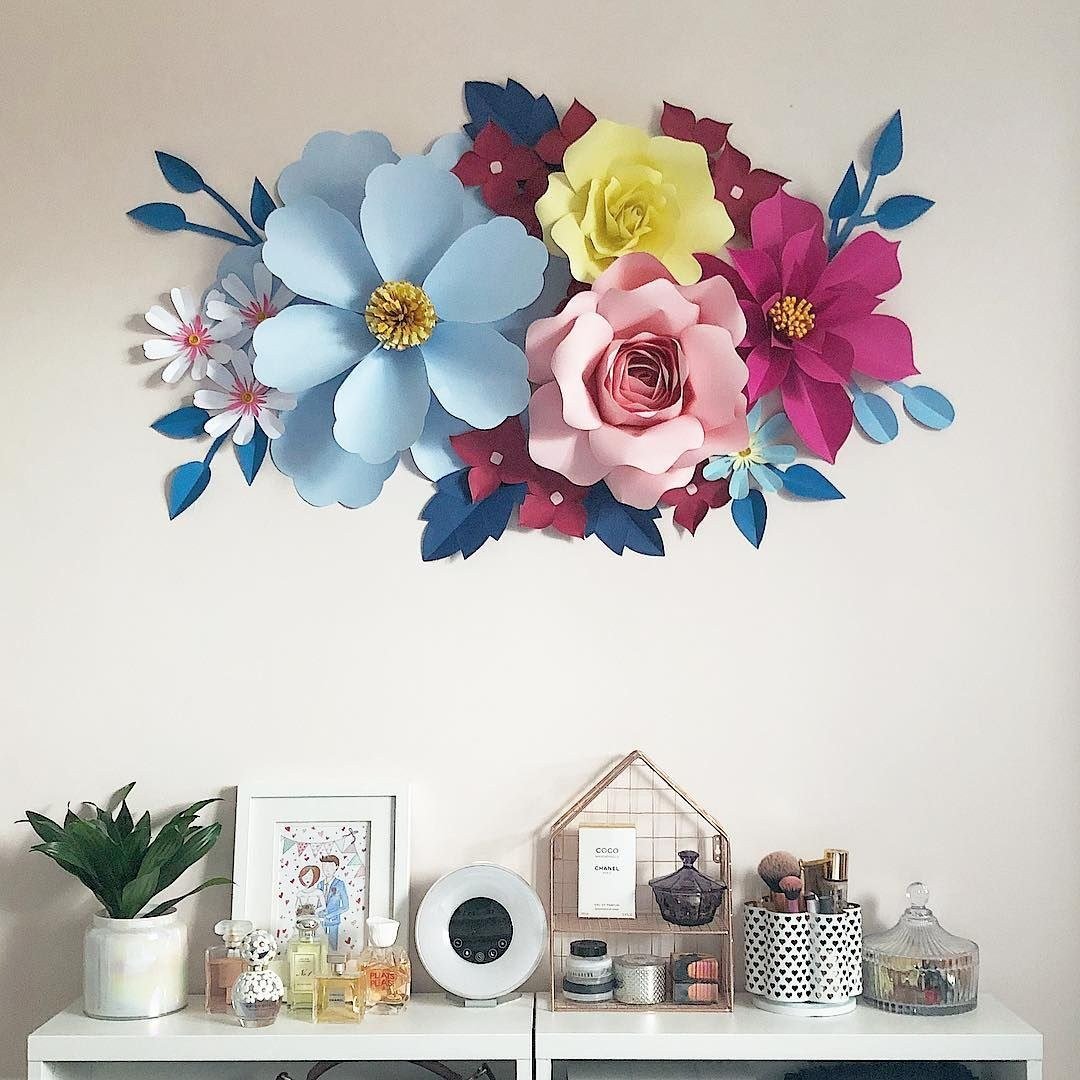 Красивые цветы на стены. Объемные цветы на стену. Бумажные цветы для декора. Цветочные декорации на стену. Украшение стены цветами.