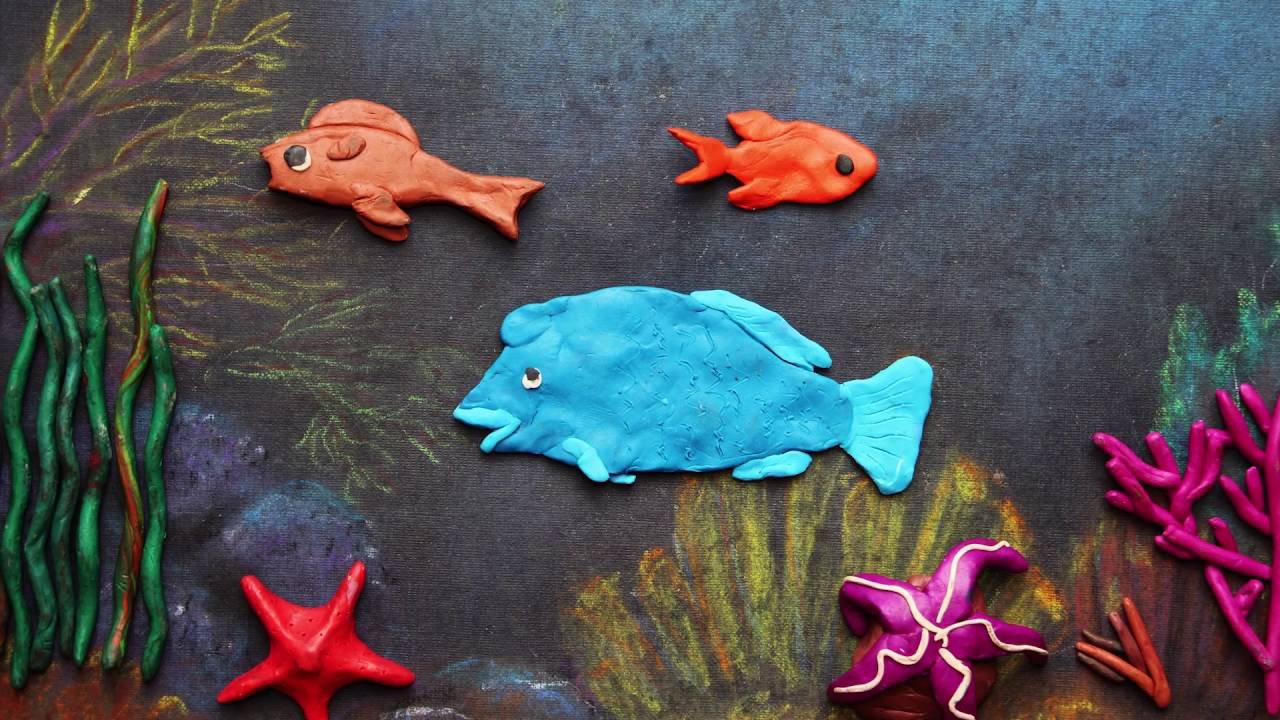 Лепим из пластилина рыбу. Красивые рыбки из пластилина. Рыба из пластилина для детей. Лепка рыбка. Лепка из пластилина морские обитатели.