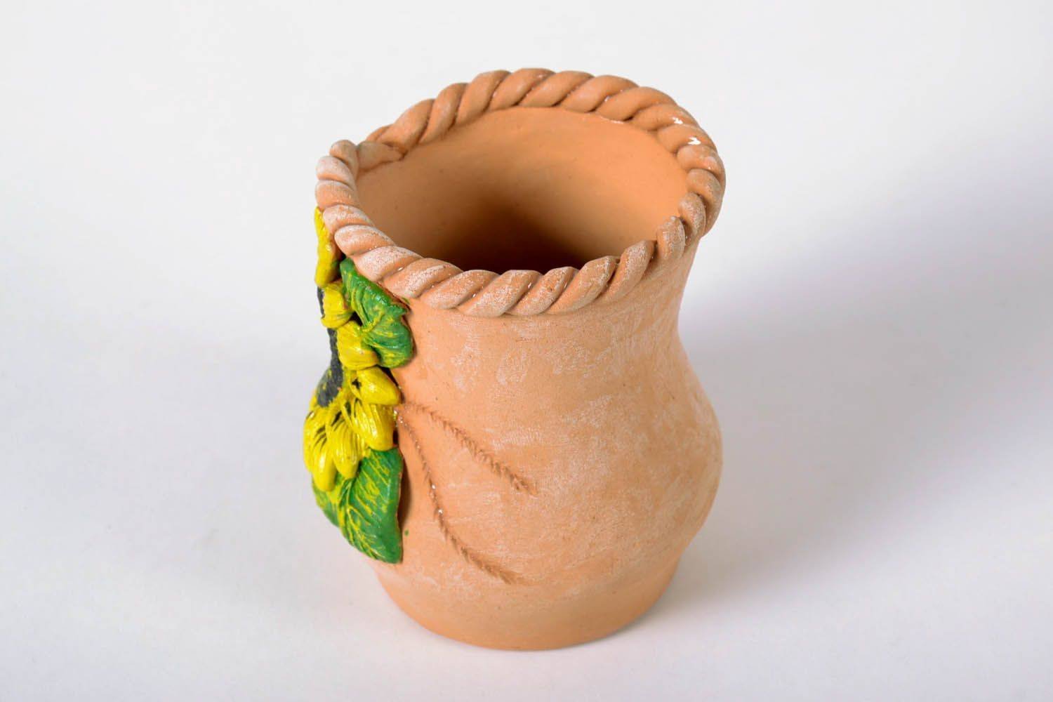 Вазы из глины. Глиняная вазочка. Декоративная вазочка из глины. Ваза из пластилина.
