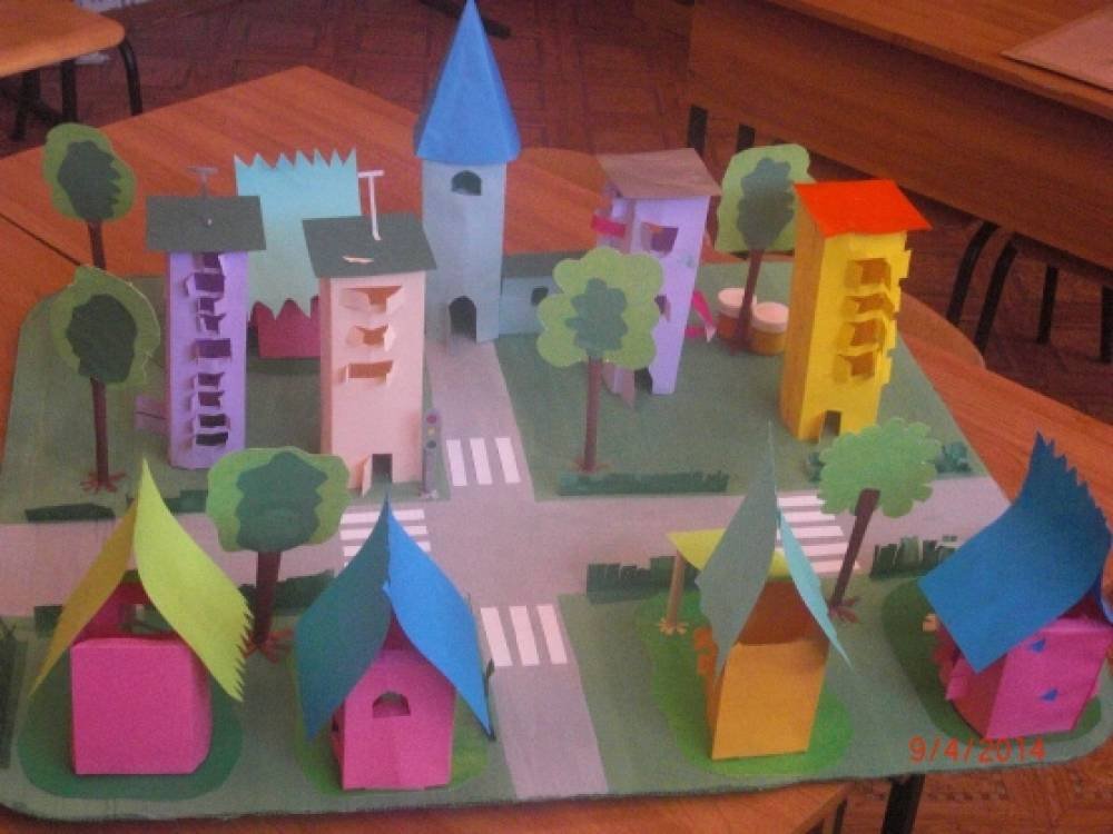 Что можно сделать для города. Макет домов для детского сада. Художественное конструирование. Конструирование из бумаги город. Поделка город из бумаги.