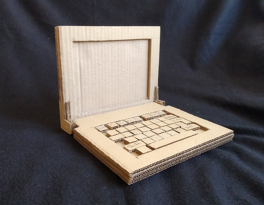 Самодельный ноутбук. Картонный ноутбук. Игрушечный ноутбук из коробки. Ноутбук из бумаги. Компьютер из картона.