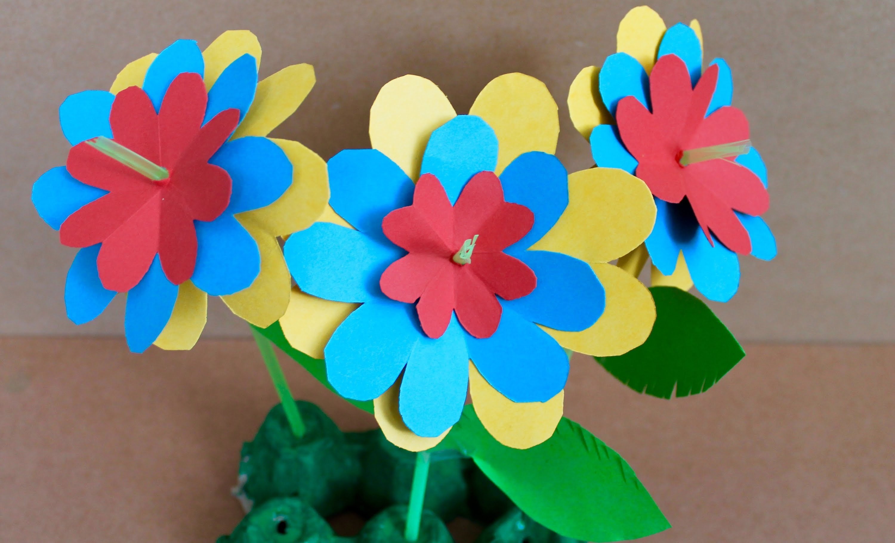 Цветок из бумаги для детей 4 5. Цветы из цветной бумаги. Поделки из бумаги цветы. Цветы из бумаги для детей.