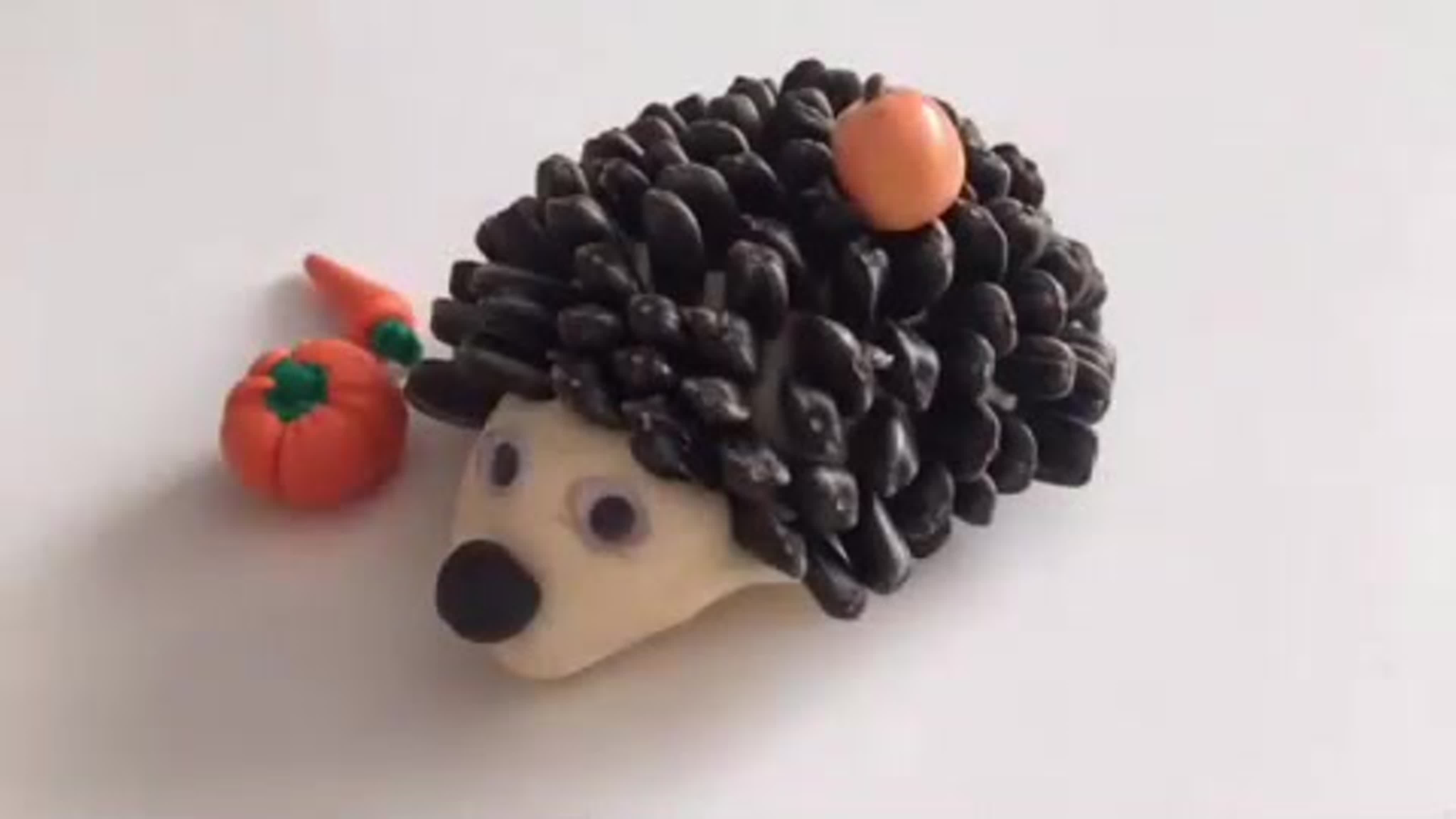 Поделка ежик из семечек