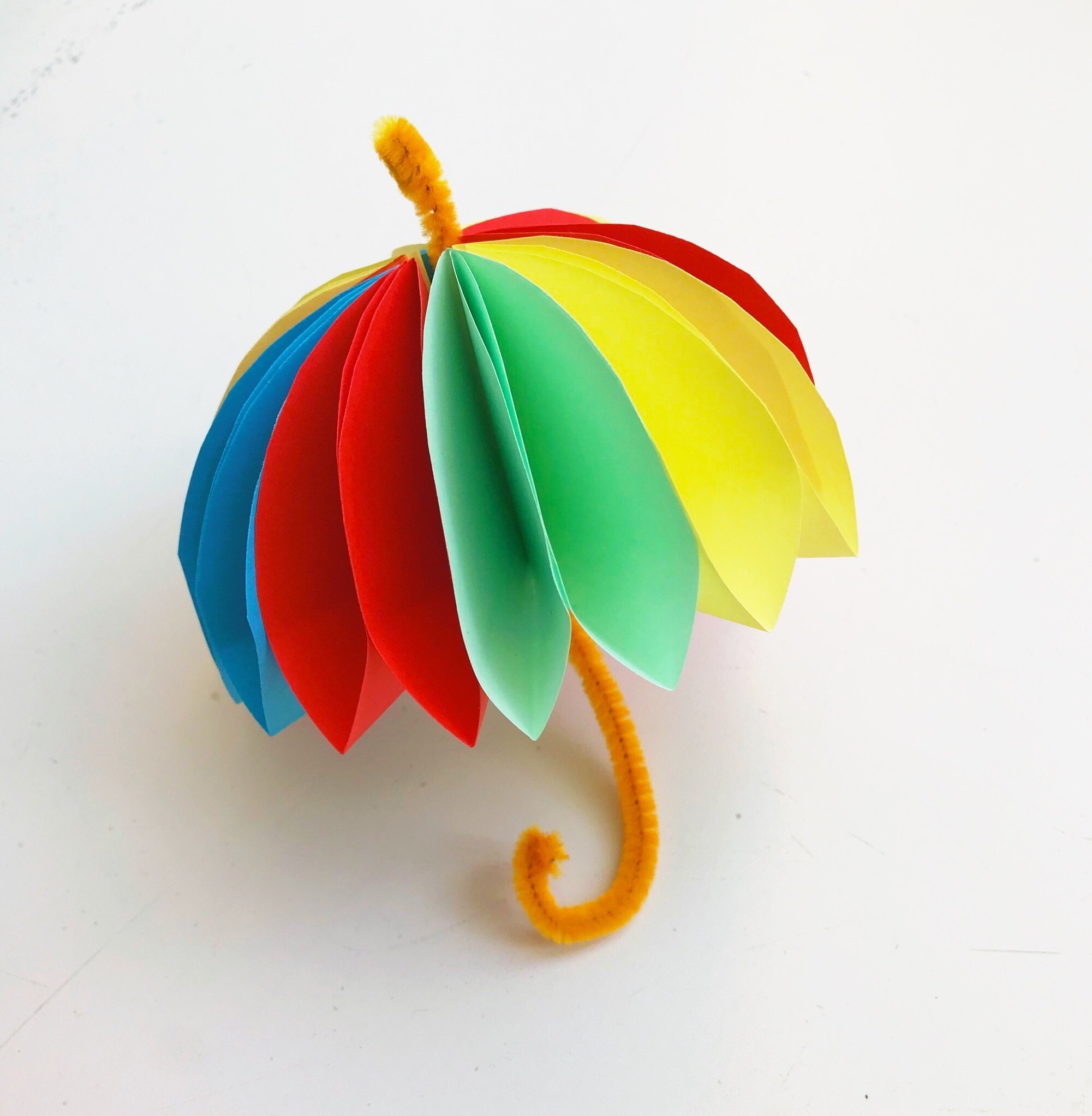 Зонтик из бумаги. Зонтик из цветной бумаги объёмные. Поделка зонтик. Зонтик из бумаги для детей. Мастер класс зонтик