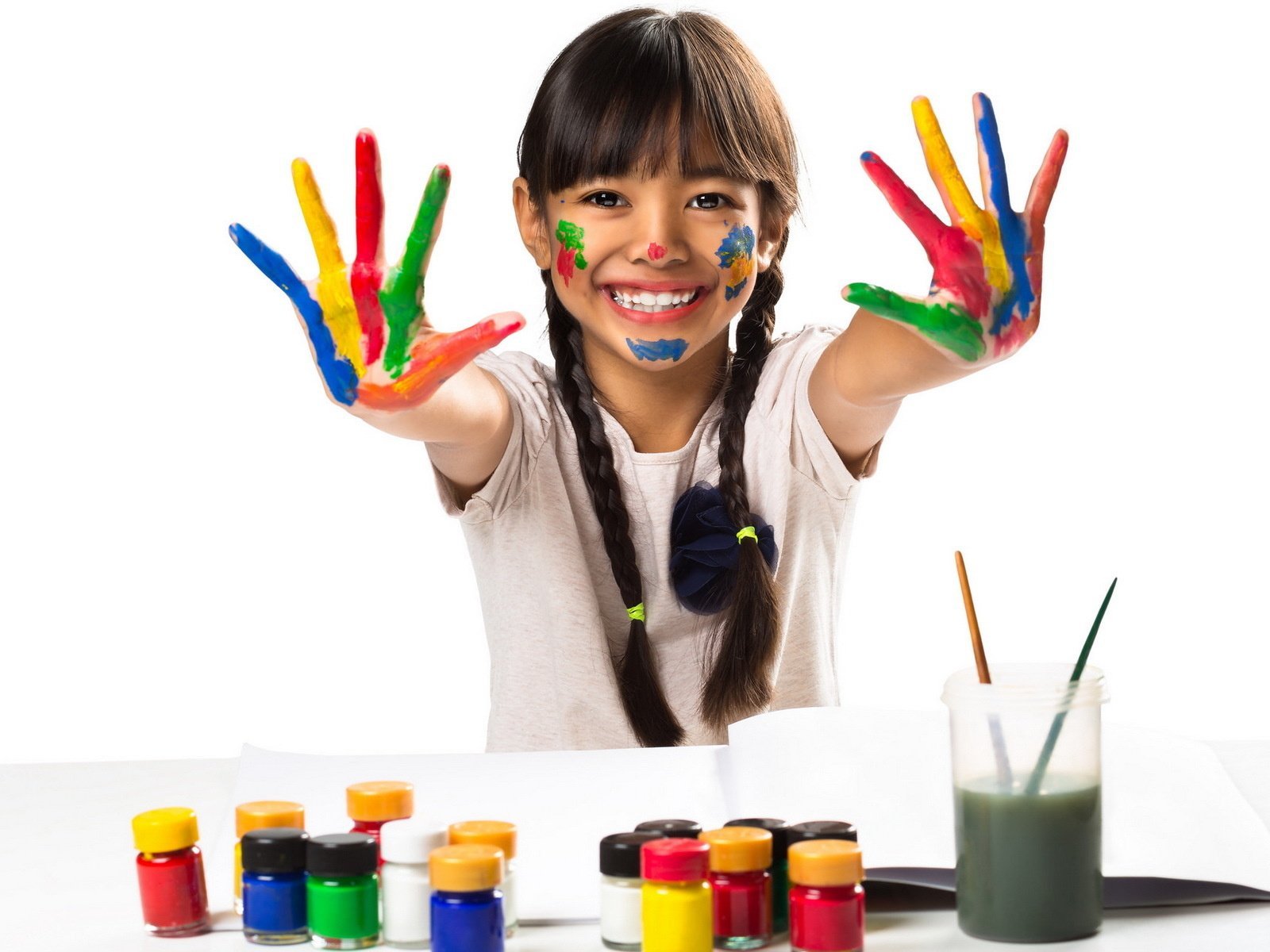 Colour children. Творческие дети. Дети творчество. Детское творчество. Краски для детей.