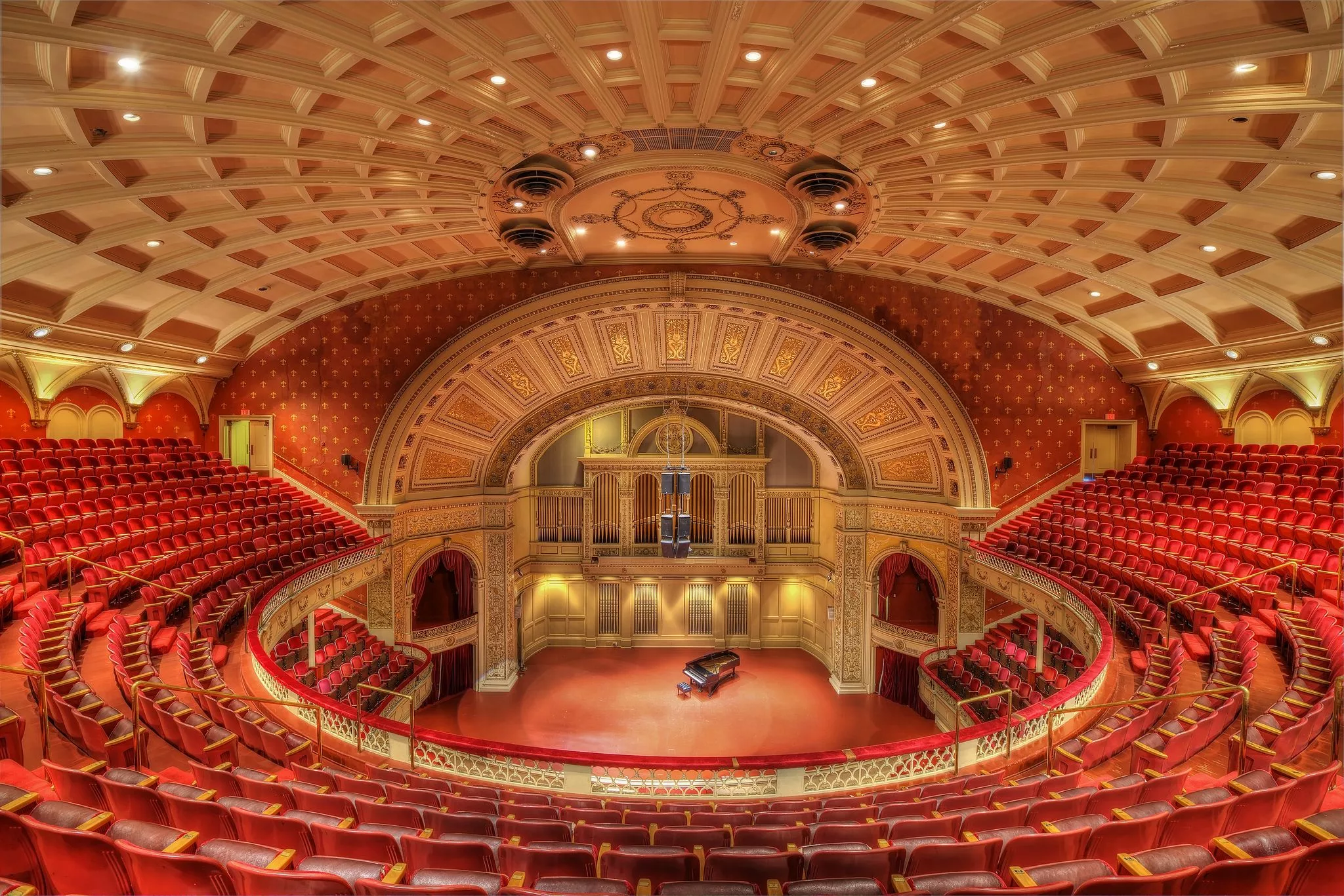 Concerts theatre. Концертный зал Карнеги Холл. Карнеги Холл в Нью-Йорке. Концертный зал в Нью Йорке Карнеги. Карнеги-Холл - США, Нью-Йорк.