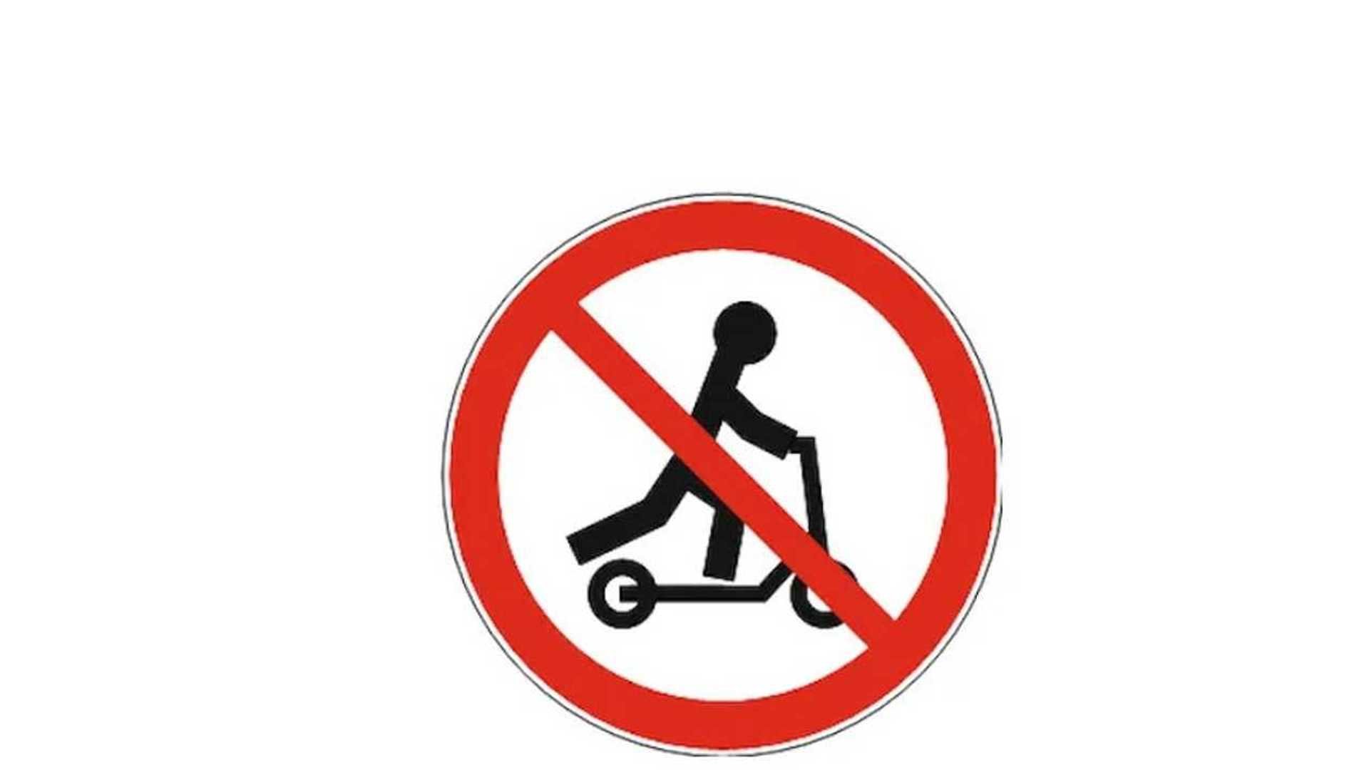 Дорожный знак 3.35 движение на сим. Самокат запрещен. Знак запрет самокатов. Кататься на самокате запрещено знак.